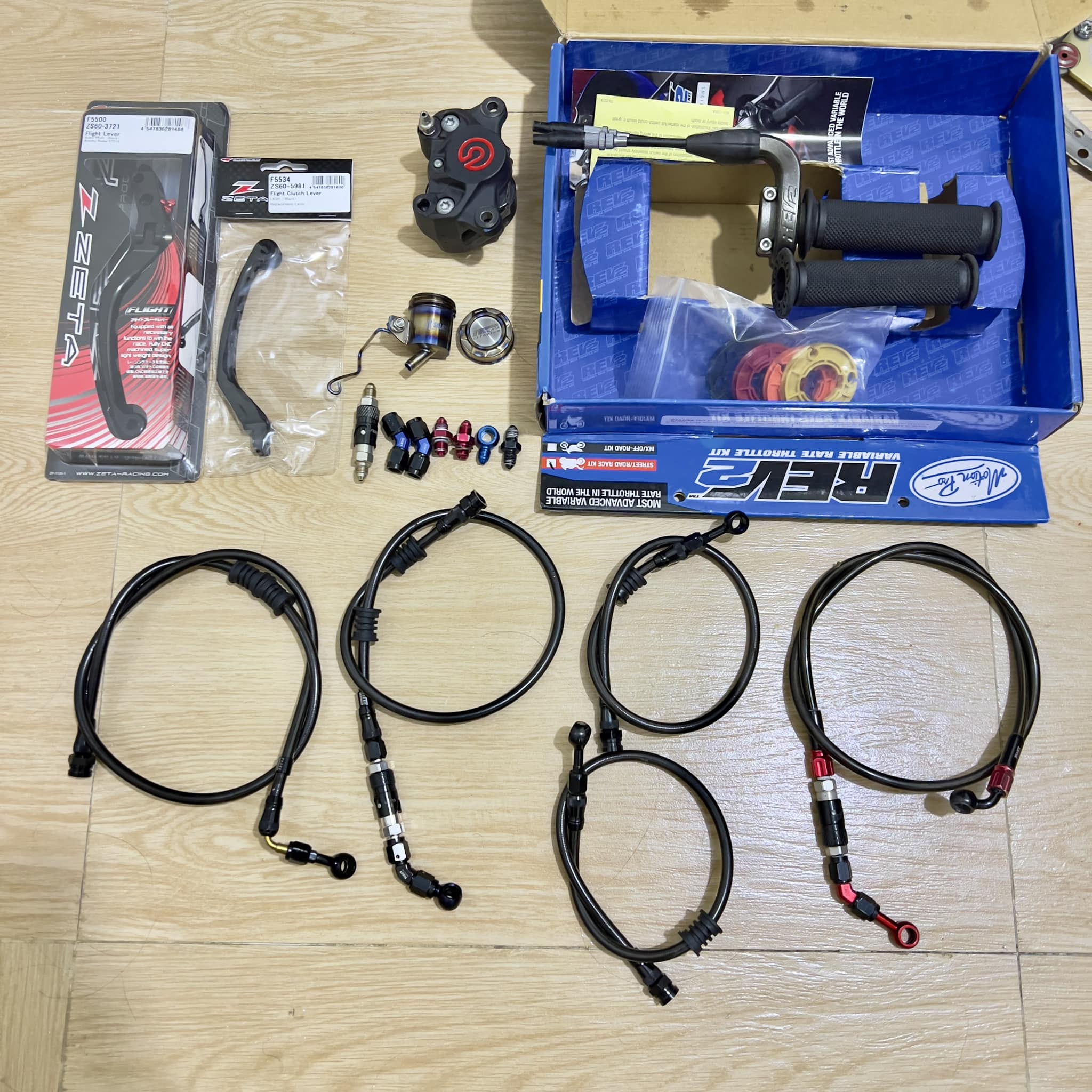 FOR SALE! •Motion pro rev 2 complete •Garuda hose for xmax •Swits