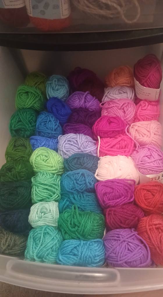 Yarn Bee 7 Jumbo Soft Skein - 28 Yards Of 100% Polyester Yarn For Crocheting Blankets, Hats & Crafts, Olive Color