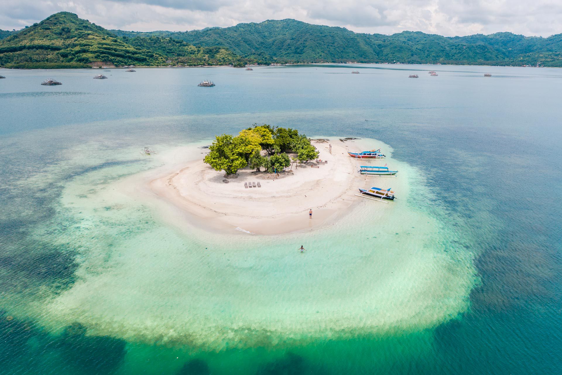 Hi, Please send me introduction and offer for a secret Gili