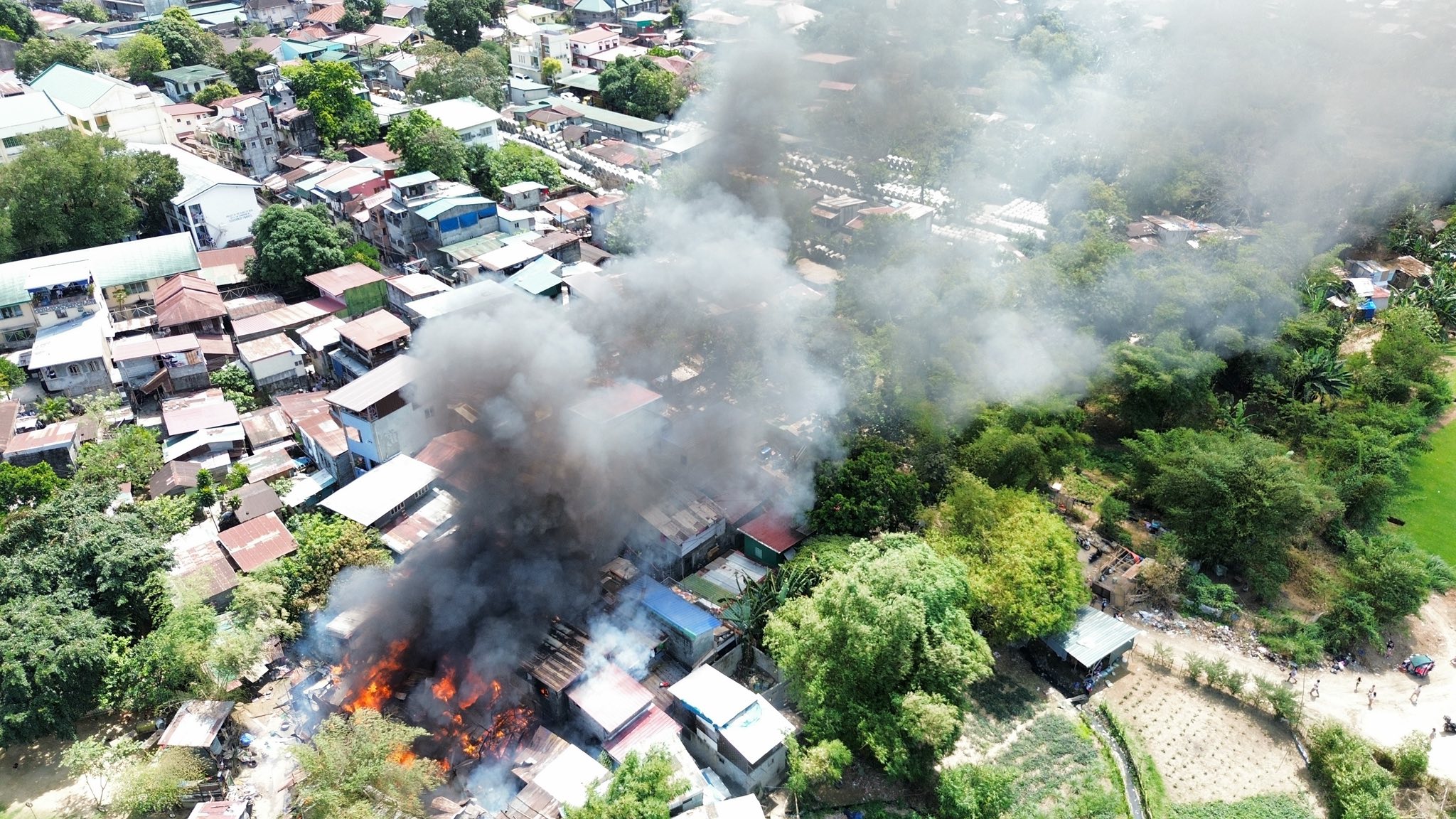 Isang residential fire ang sumiklab ngayong araw sa Zuñiga St ...