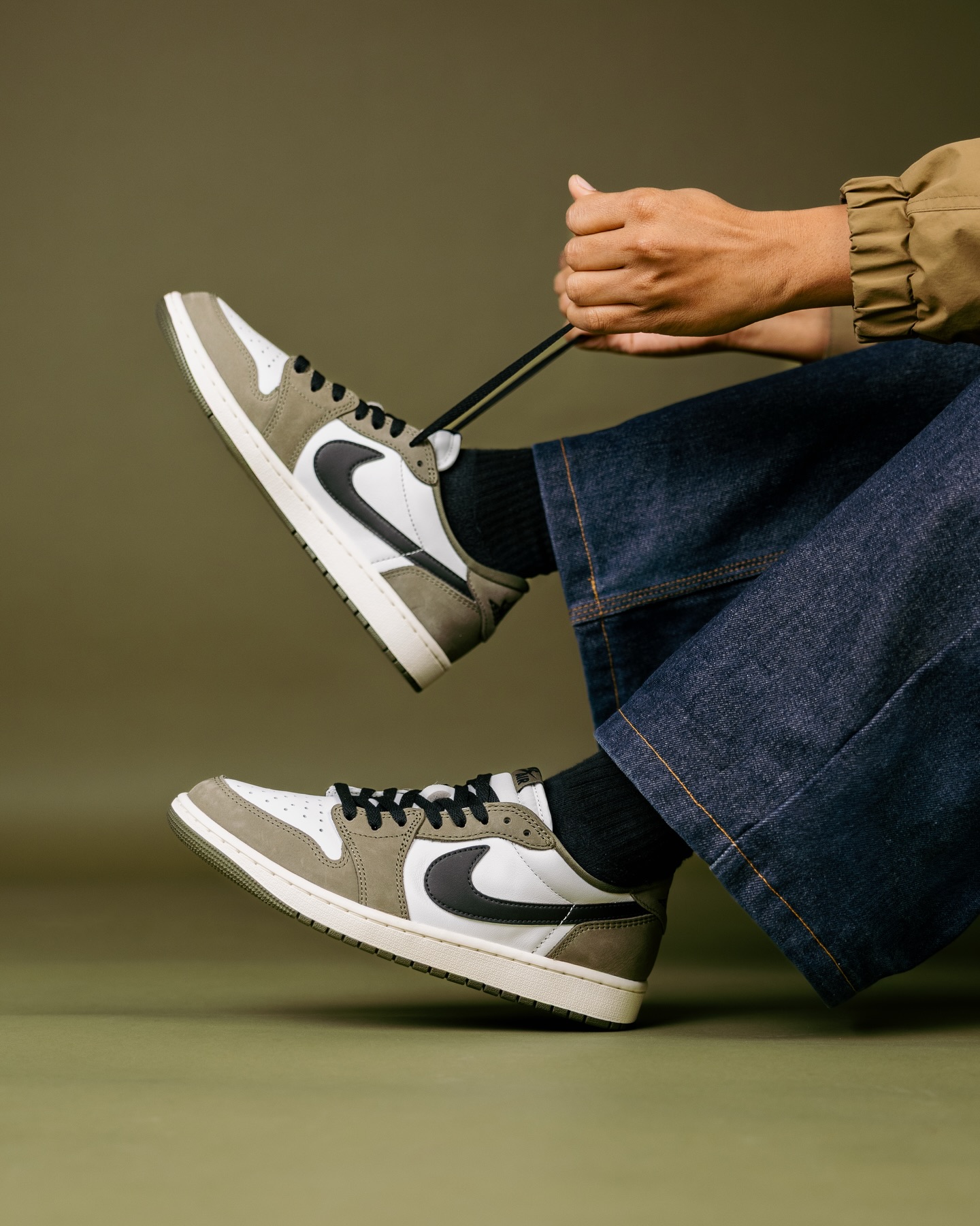 ?LAST FEW? AIR JORDAN 1 RETRO LOW OG MEDIUM OLIVE/BLACK-SUMMIT 