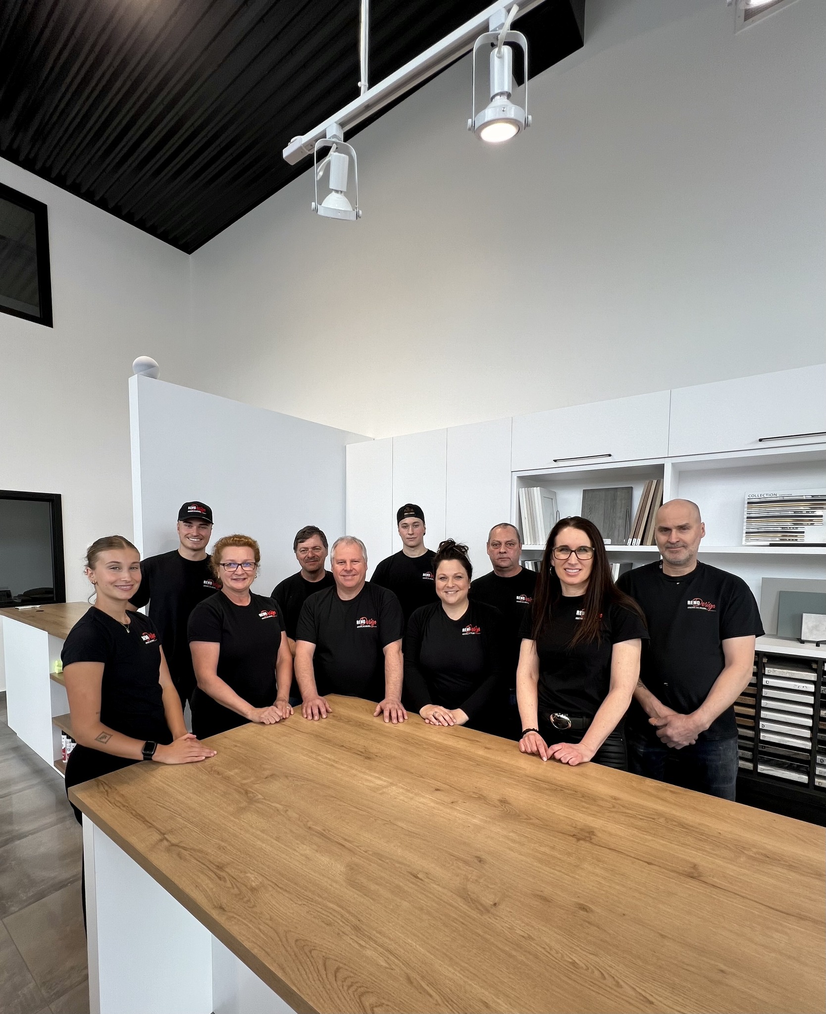Réno - Aujourd'hui, Réno Design c'est : • 2 designers cuisinistes 👩🏻‍💻 ...