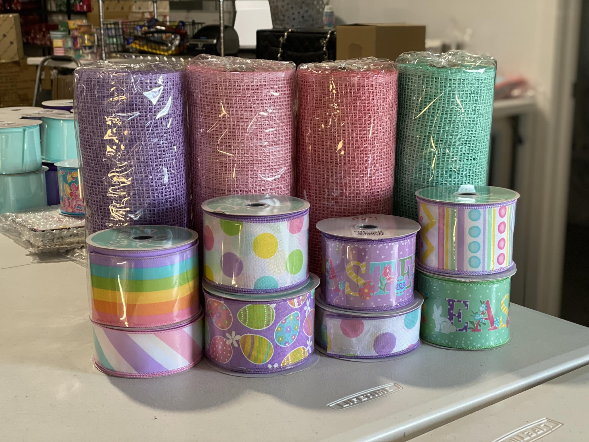 Best HD Pictures about  5th Street Studio Ribbon  with No AI Images