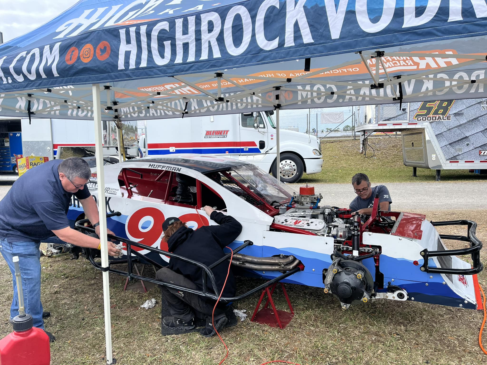 Night three for us at New Smyrna... - Landon Huffman Racing | Facebook