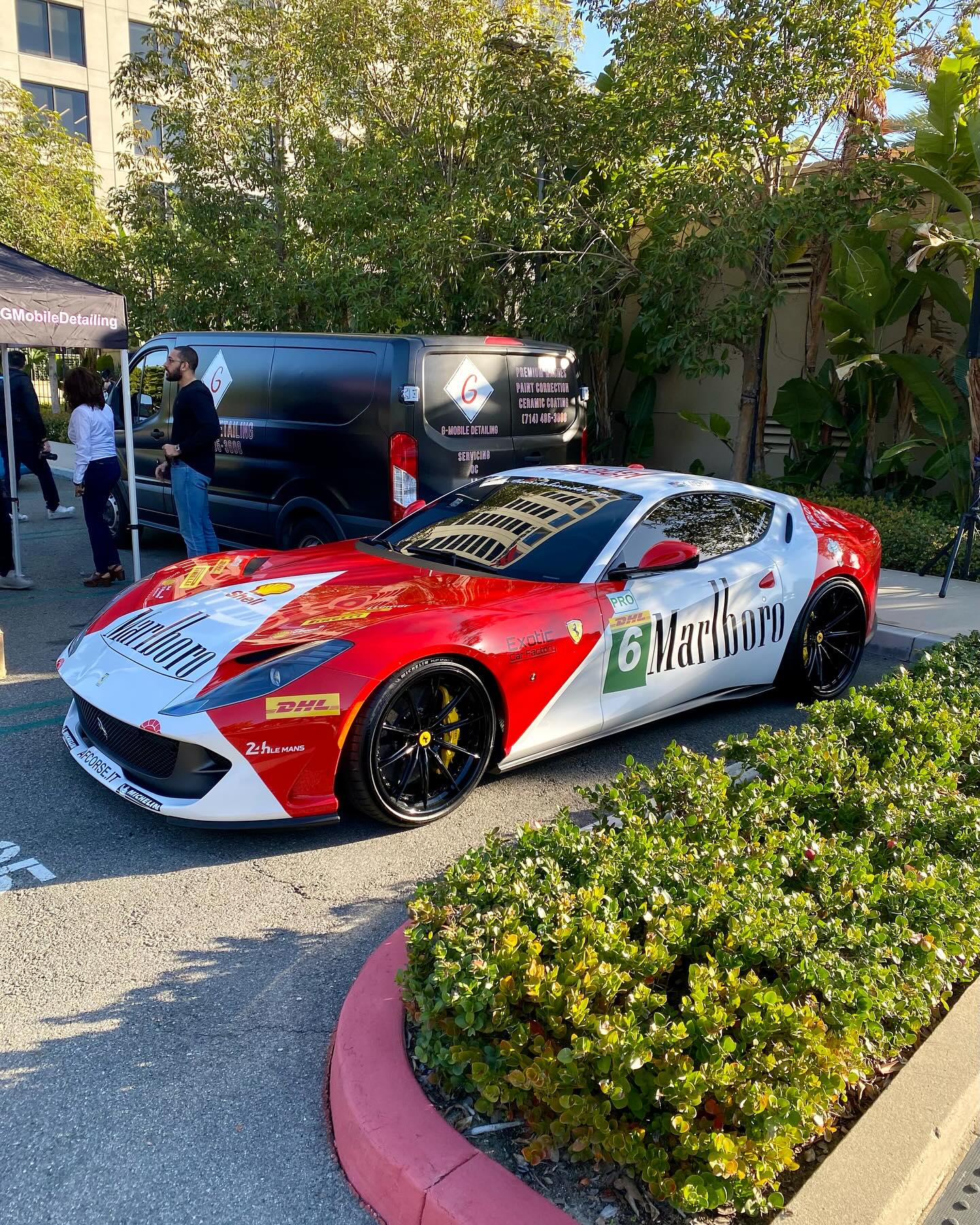 ⚪️ Marlboro llivery looks amazing on this Ferrari 812 Superfast
