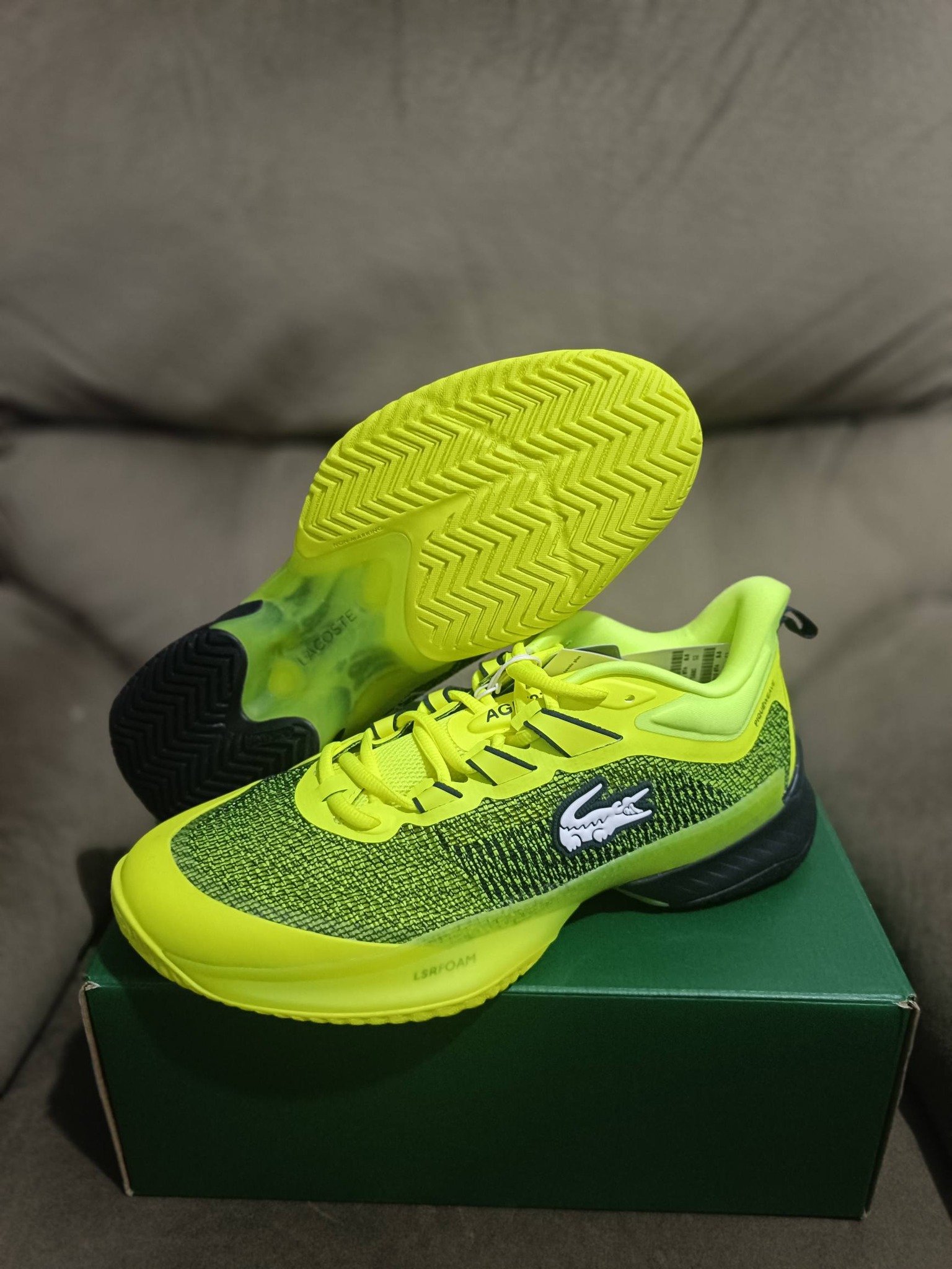 Available sizes: 8,9 and 11 US men