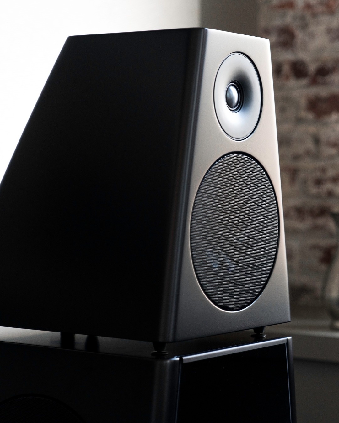 Meridian M20 active loudspeakers