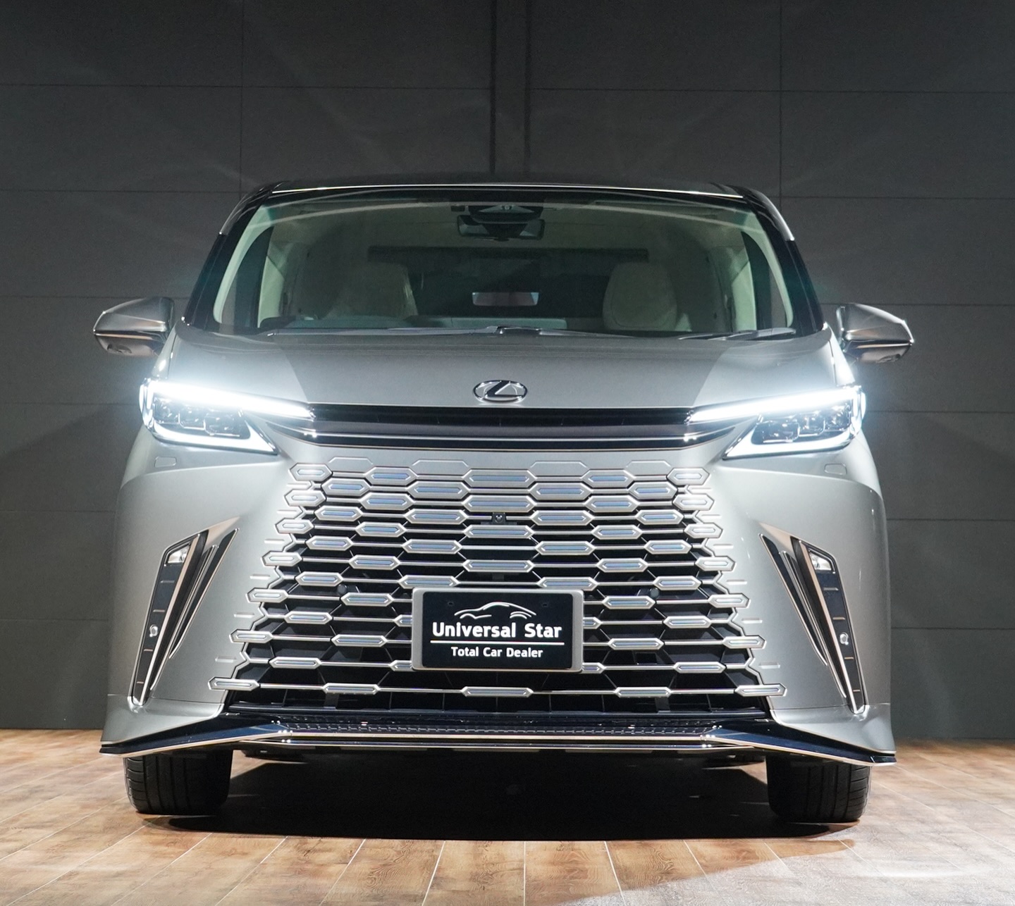 レクサス LM 500h エグゼクティブ 4WD （ソニックチタニウム）LEXUS 