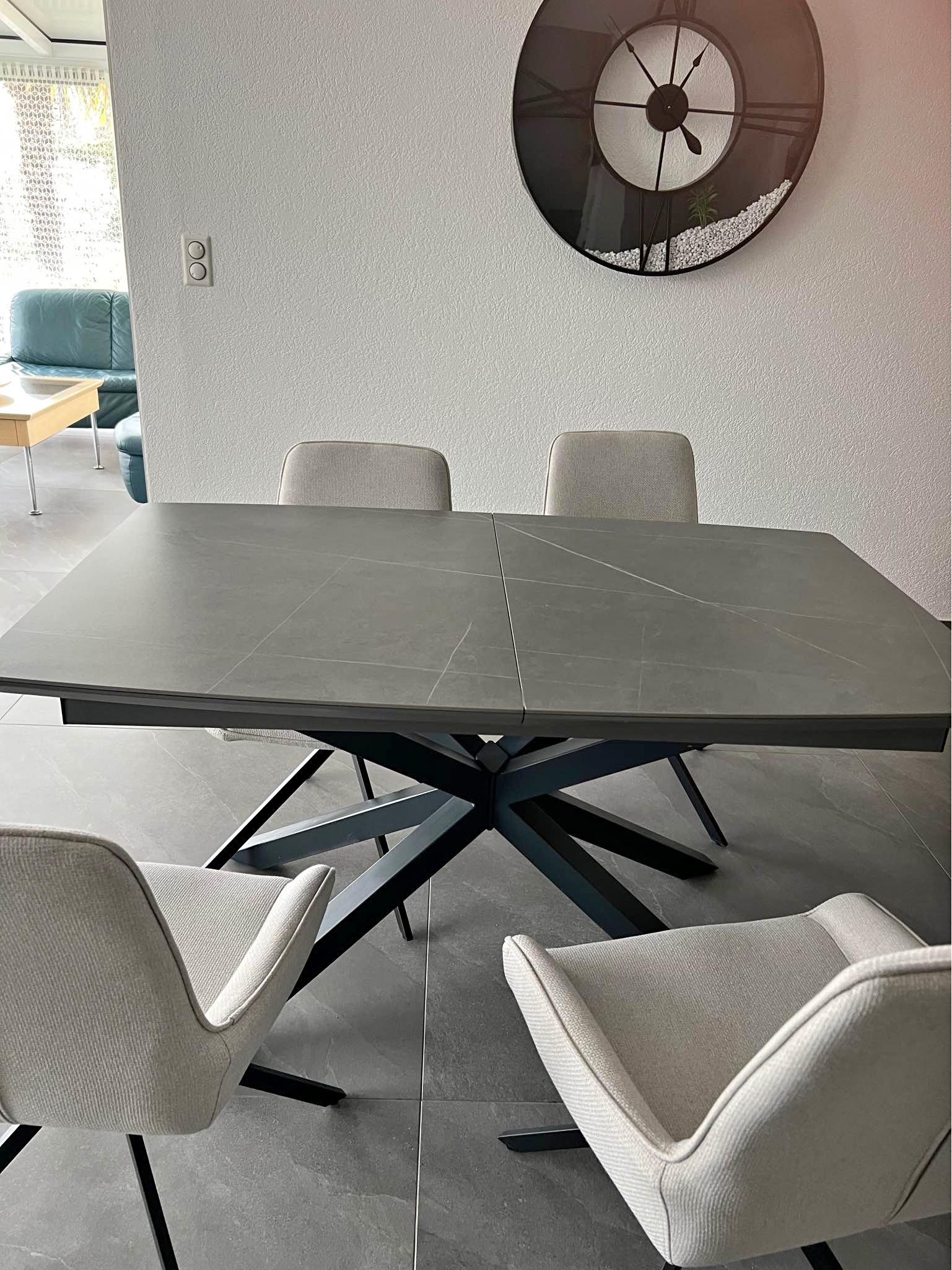 Table - Dining Tables - Grandson, Vaud | Facebook Marketplace | Facebook