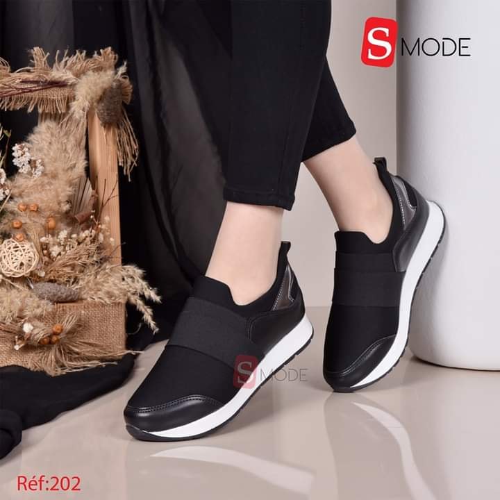 Chaussures Plates Confortables En Cuir - Pointure 41, Noir - Occasion En Très Bon état - Vintage