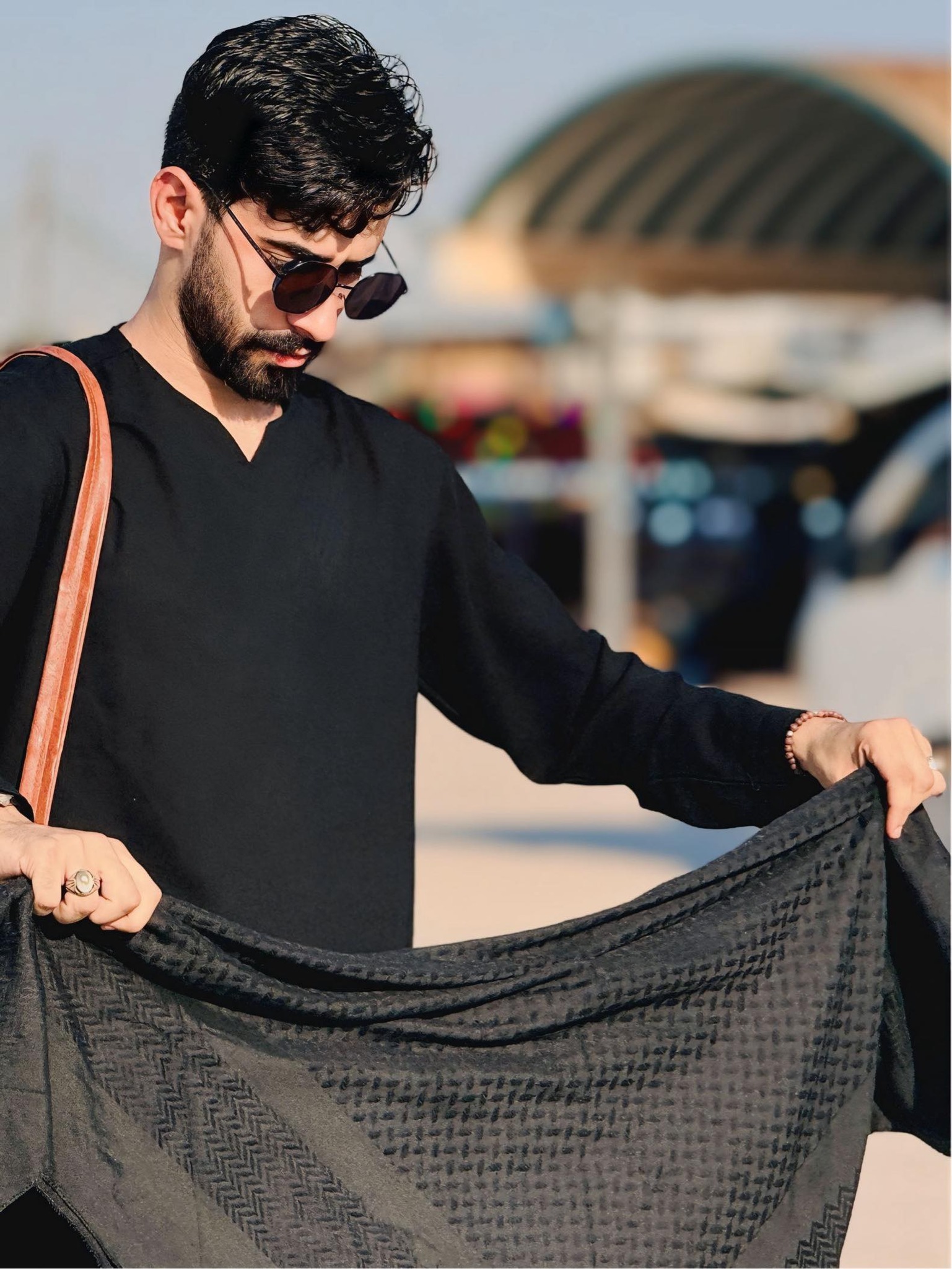 علي ع.