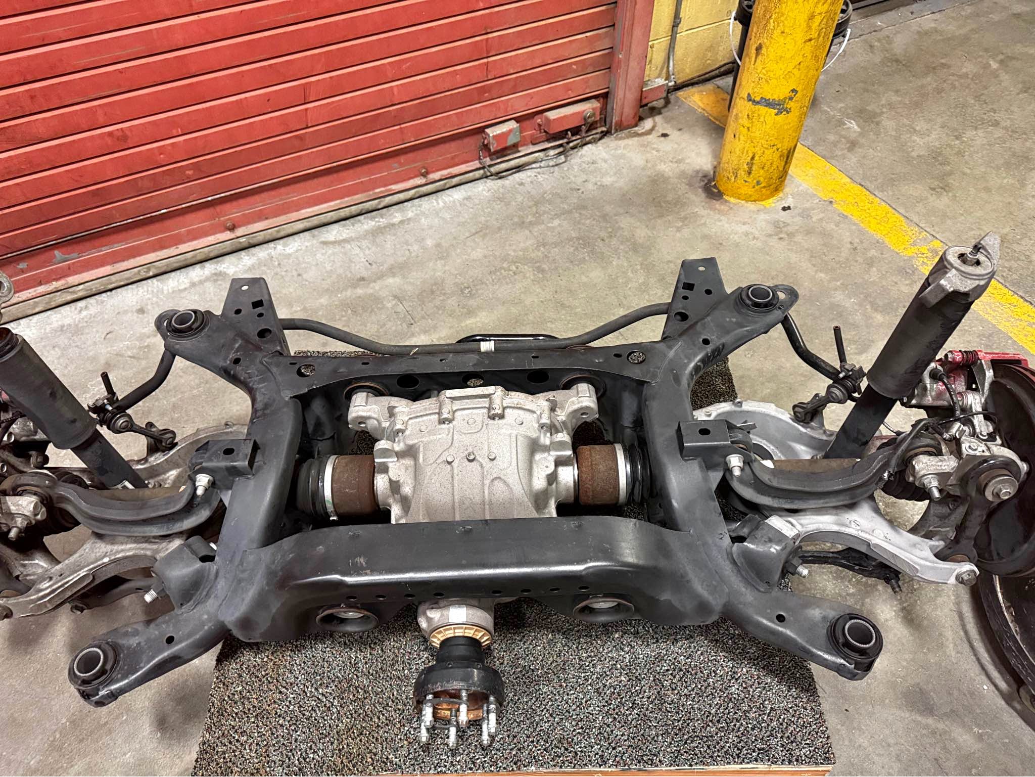 2016 Mustang Gt complete rear drop out 3.55 gears - Car Engines ...