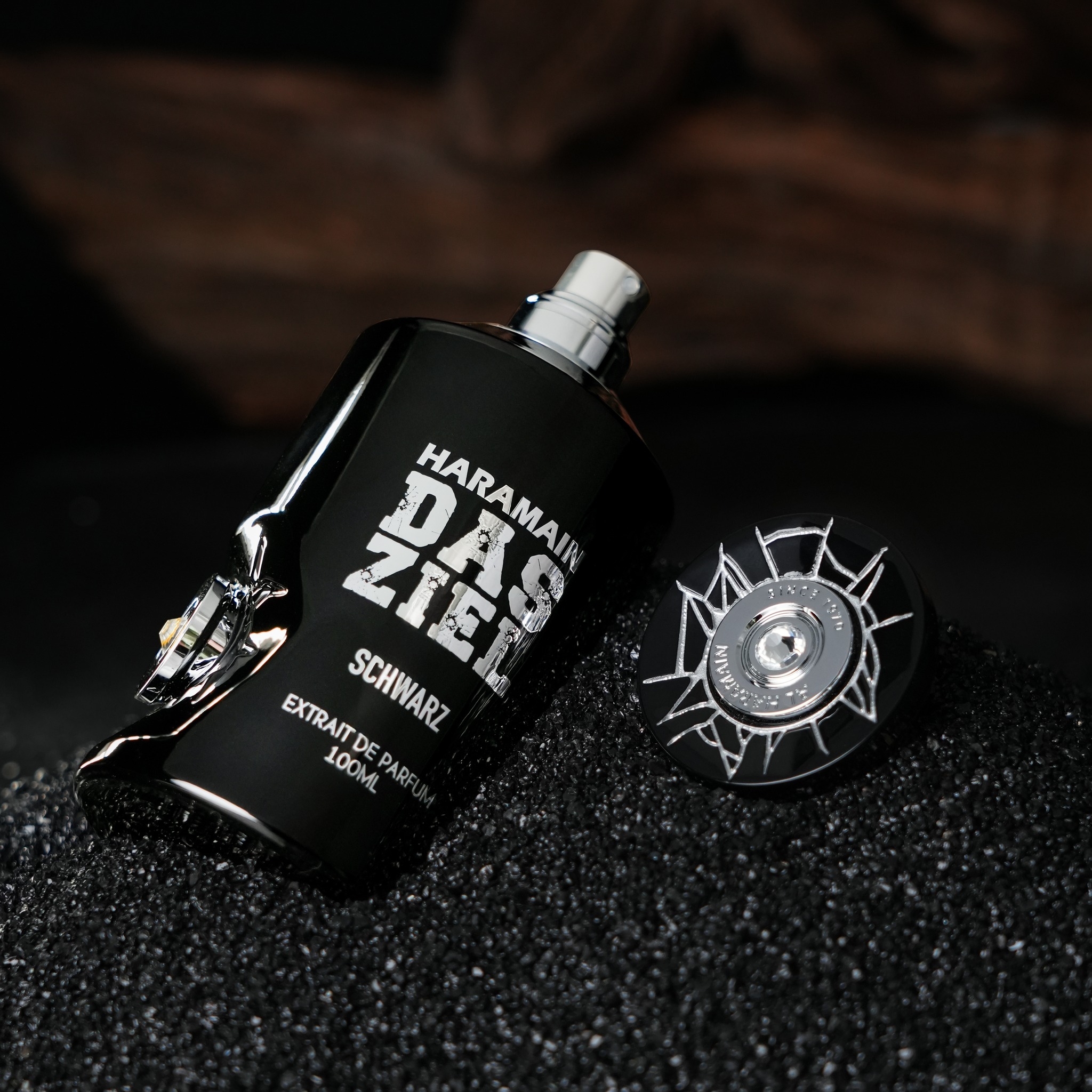 Unveil your darker side with Haramain Das Ziel Schwarz. The