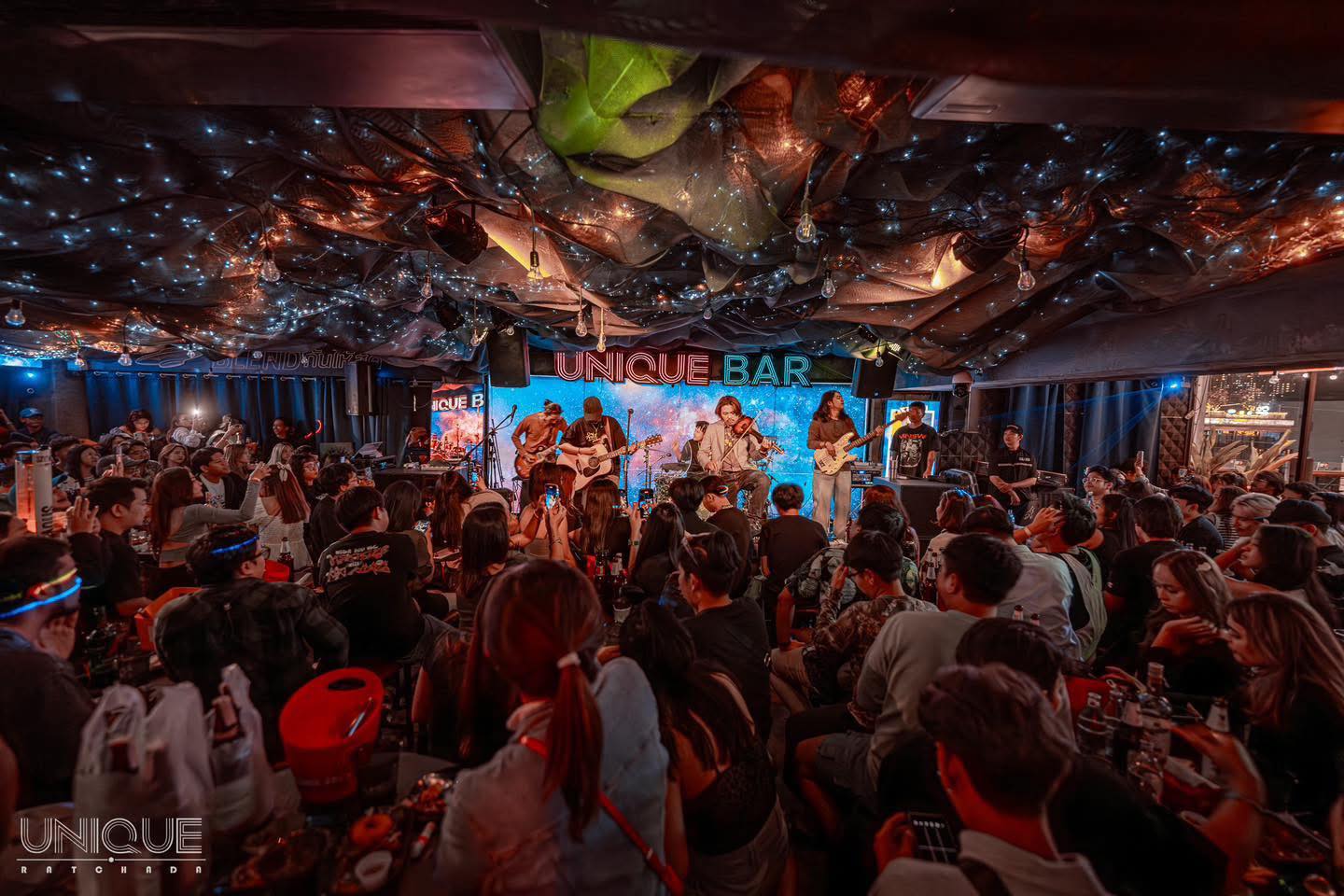 การแบ่งปัน คือทานอันสูงสุด... - Unique Bar Ratchada