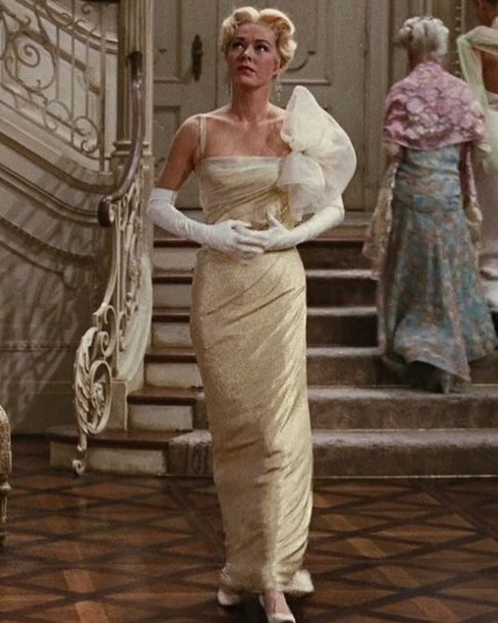 baroness schraeder gold dress Schraeder's elegant fashion sense in The Sound of Music 6Y/6X
