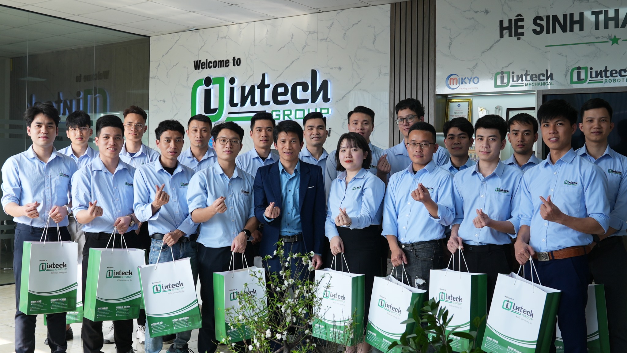 🌸MANG XUÂN ĐẾN,... - INTECH GROUP - Automation & Technology | Facebook