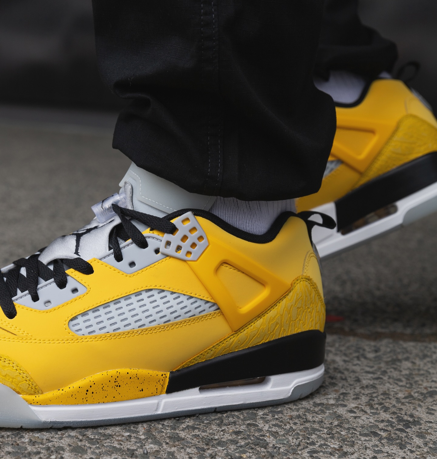 The Jordan Spizike Low “Lightning” drops at Midnight Tonight on 