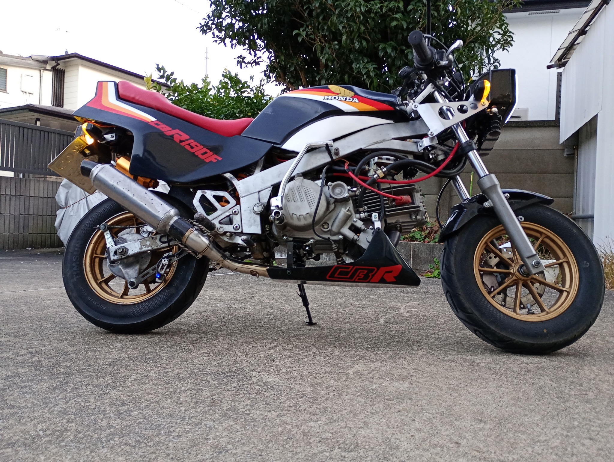 GAGベースのCBR400Fが出来ました☺️