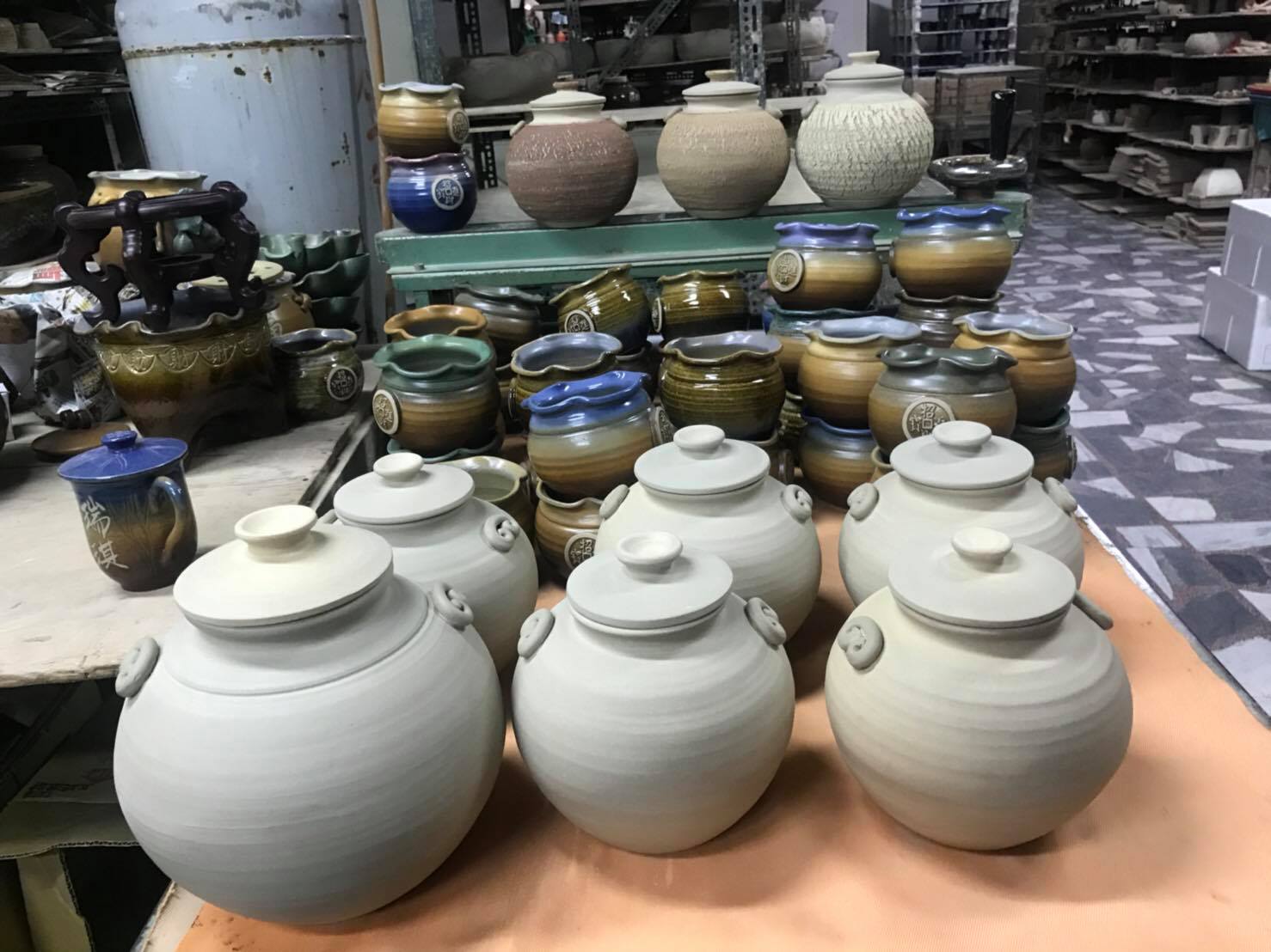 青青陶藝 - 剛出窯🔥 客訂茶葉罐 #客製 #化陶器 #陶罐 | Facebook
