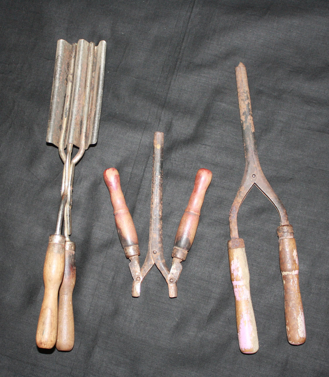 Ancien Chauffe-Fer à Friser Les Cheveux - Coiffure Vintage, Pour Collection Ou Décoration (Occasion)