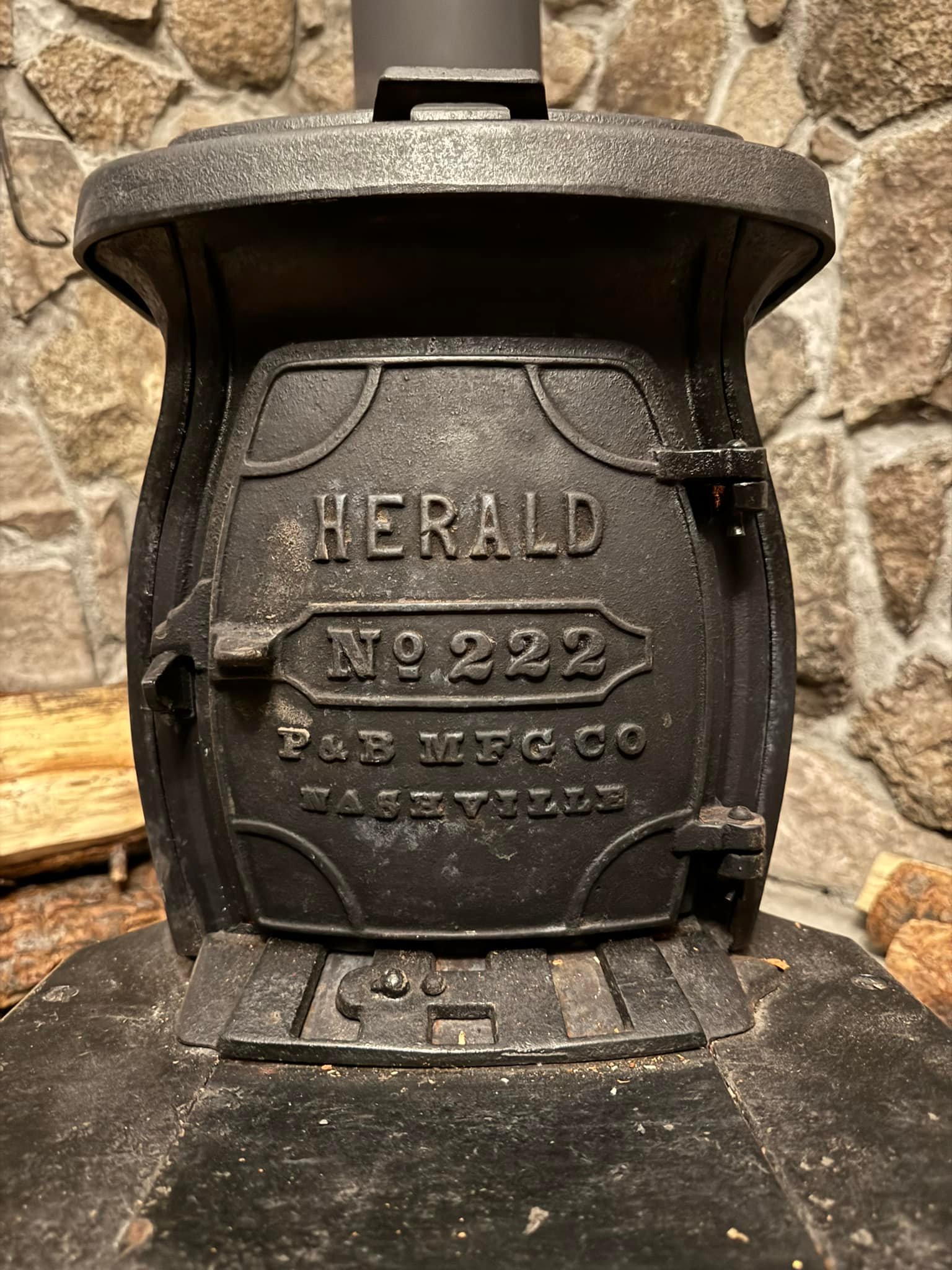 What is Herald No 222 stove by P and B Mfg Co?
