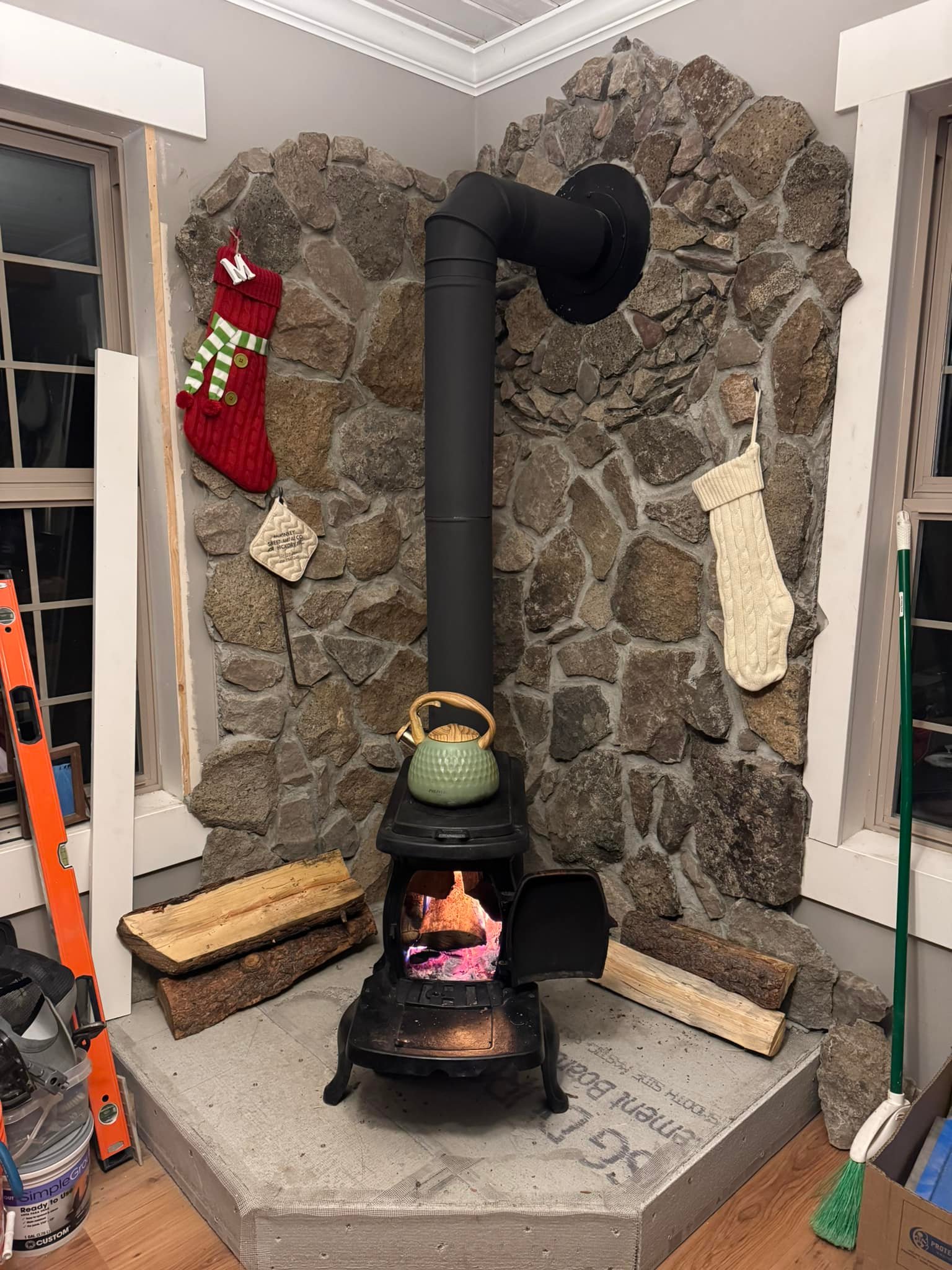 What is Herald No 222 stove by P and B Mfg Co?