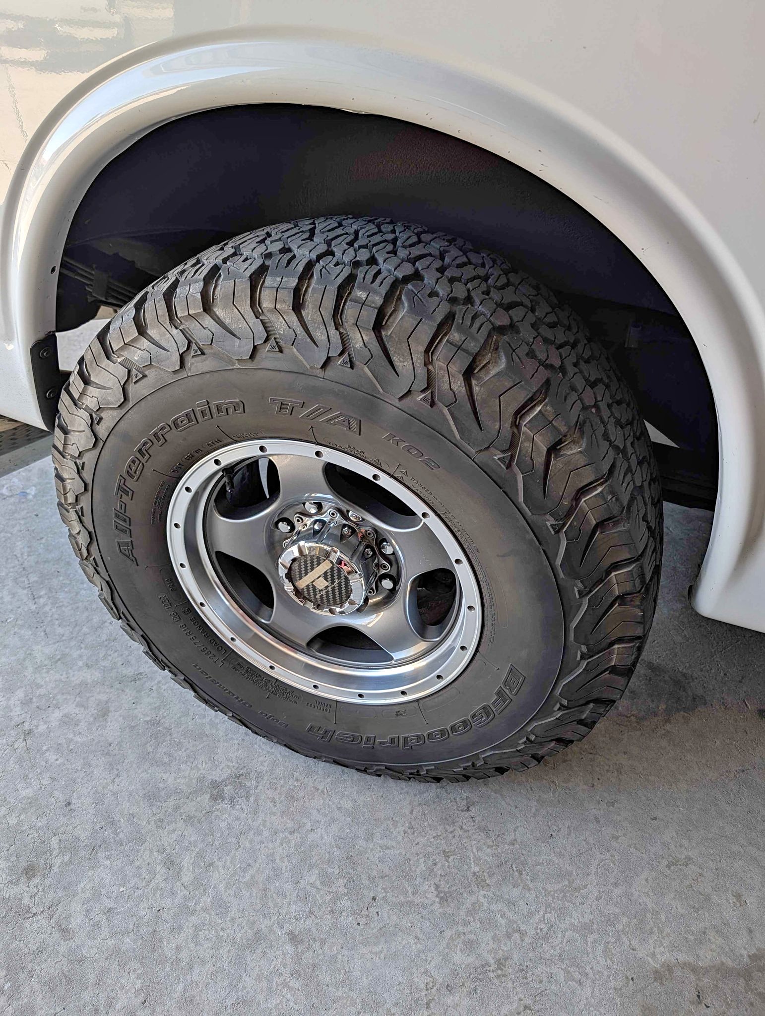 8x6.5 Level 8 wheels/285/75r16 BFG KO2 Tires - Car Wheels, Tires ...