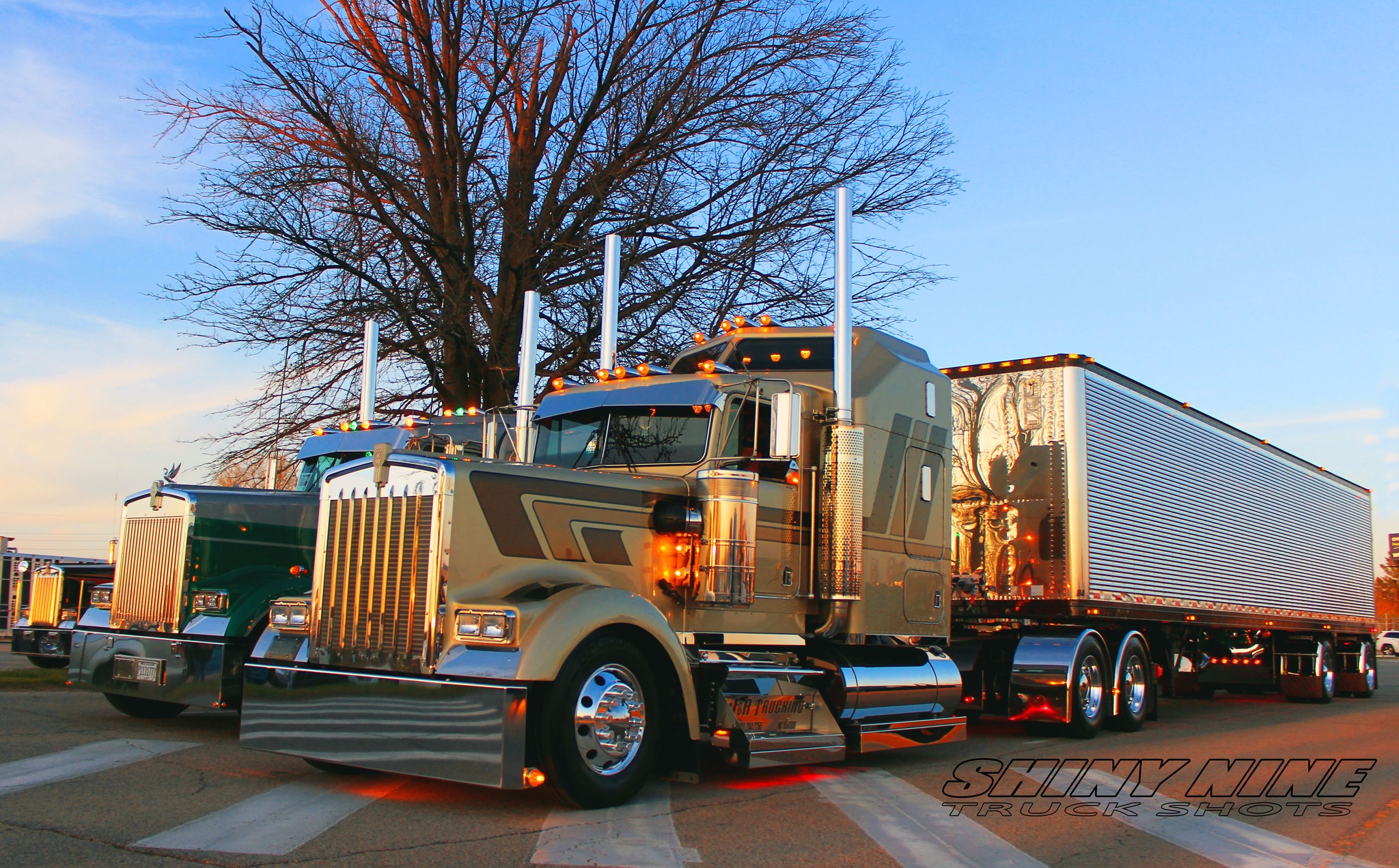 J&A Trucking's Kenworth W900L at MATS 2024