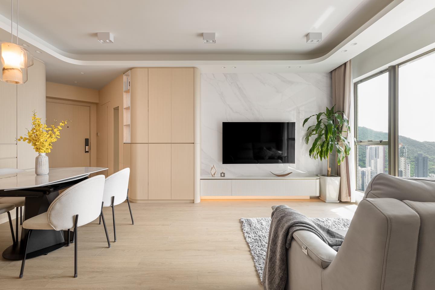 寶翠園 // 溫潤木質遇上現代線條... - FDP Interior & Planning | Facebook
