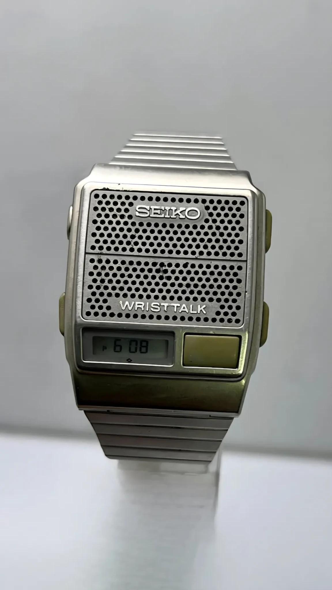 Seiko talking watch A860-4000 speaks Japanese when any button is