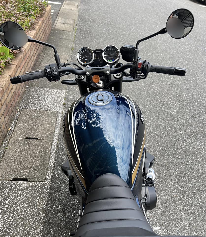 Z900RS CAFEのミラーが無印より3センチ短くちょうどW800との中間の長