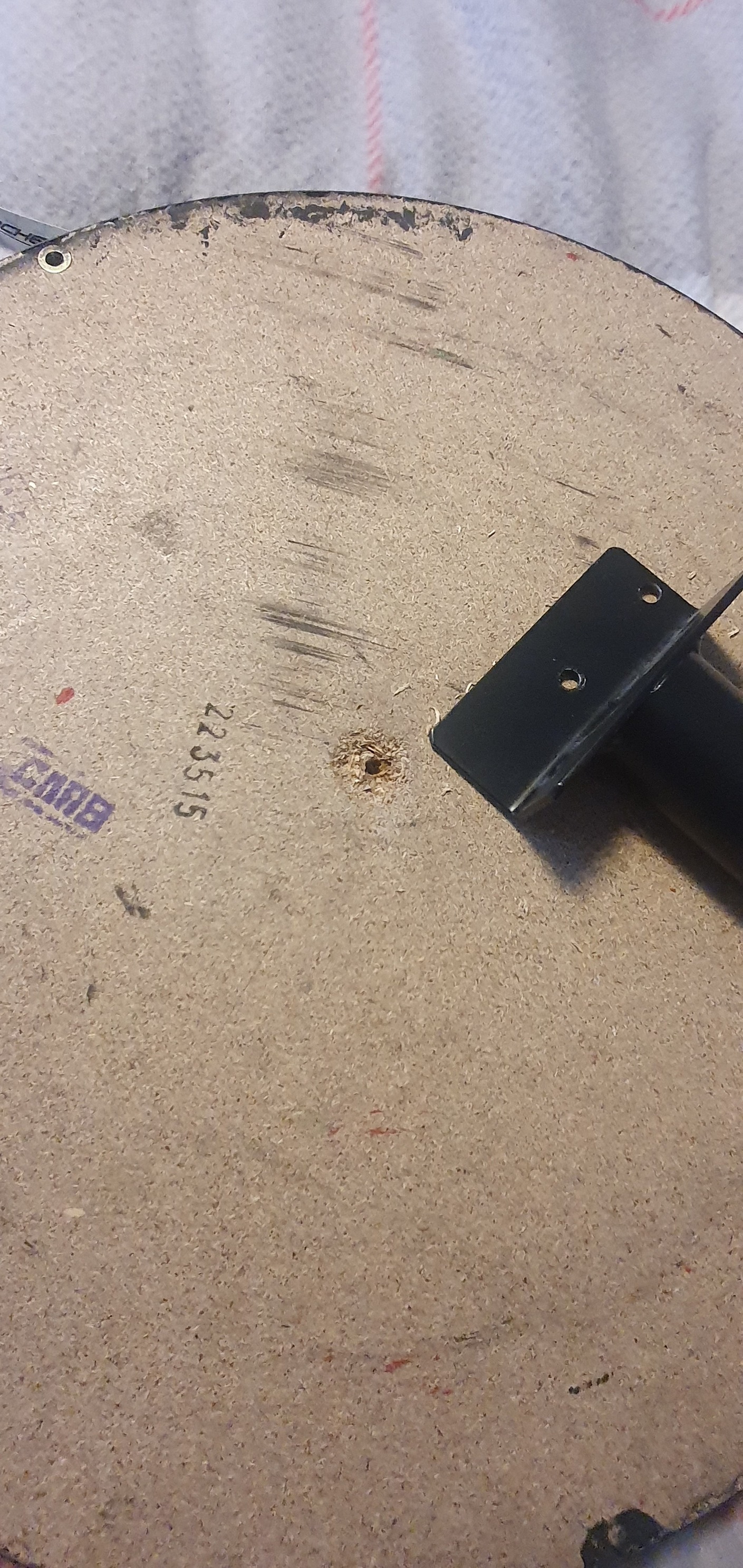 Can a damaged dartboard stand be salvaged?