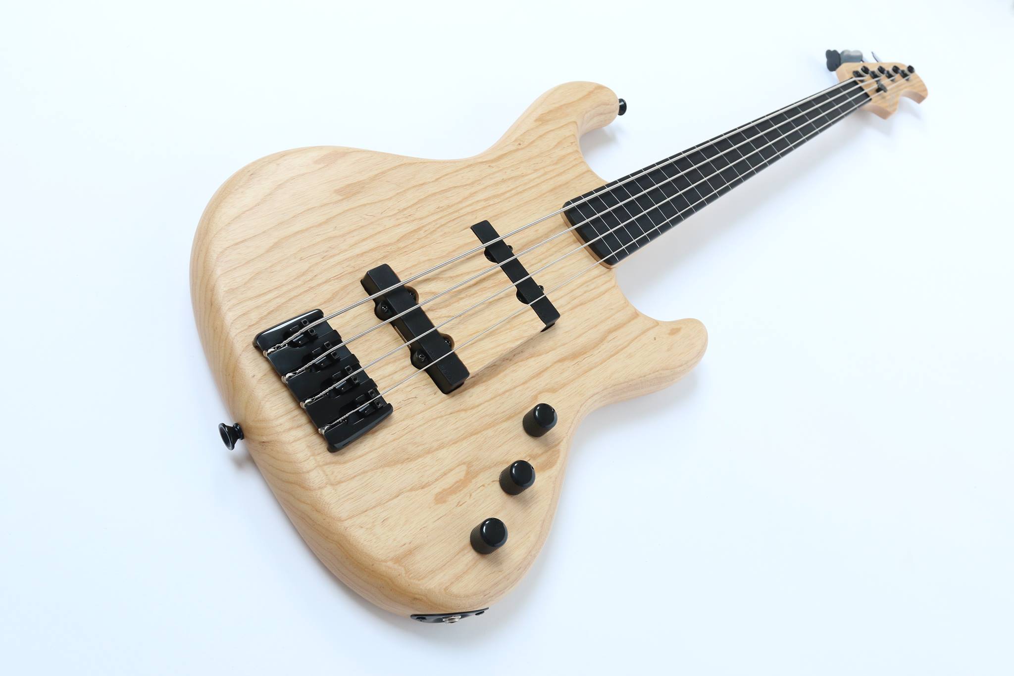 Luthman Basses (@luthmanbass) • Facebook
