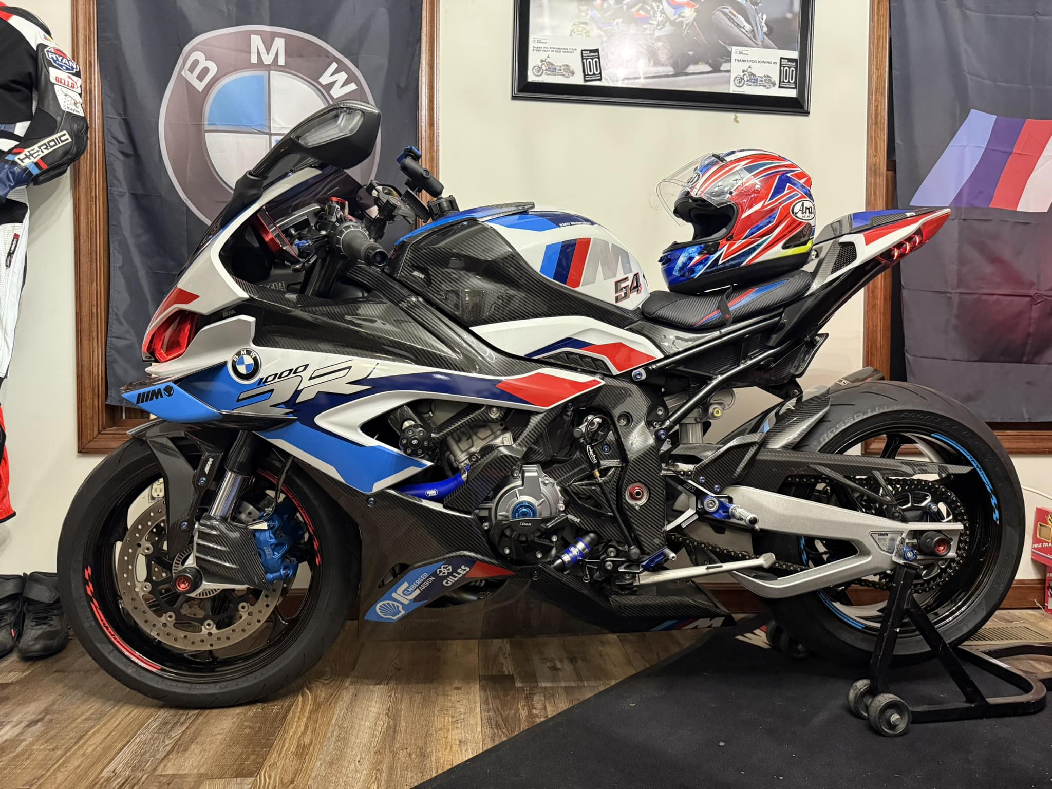 Sometimes everything just works. The new Yamaha R7 and the Arai