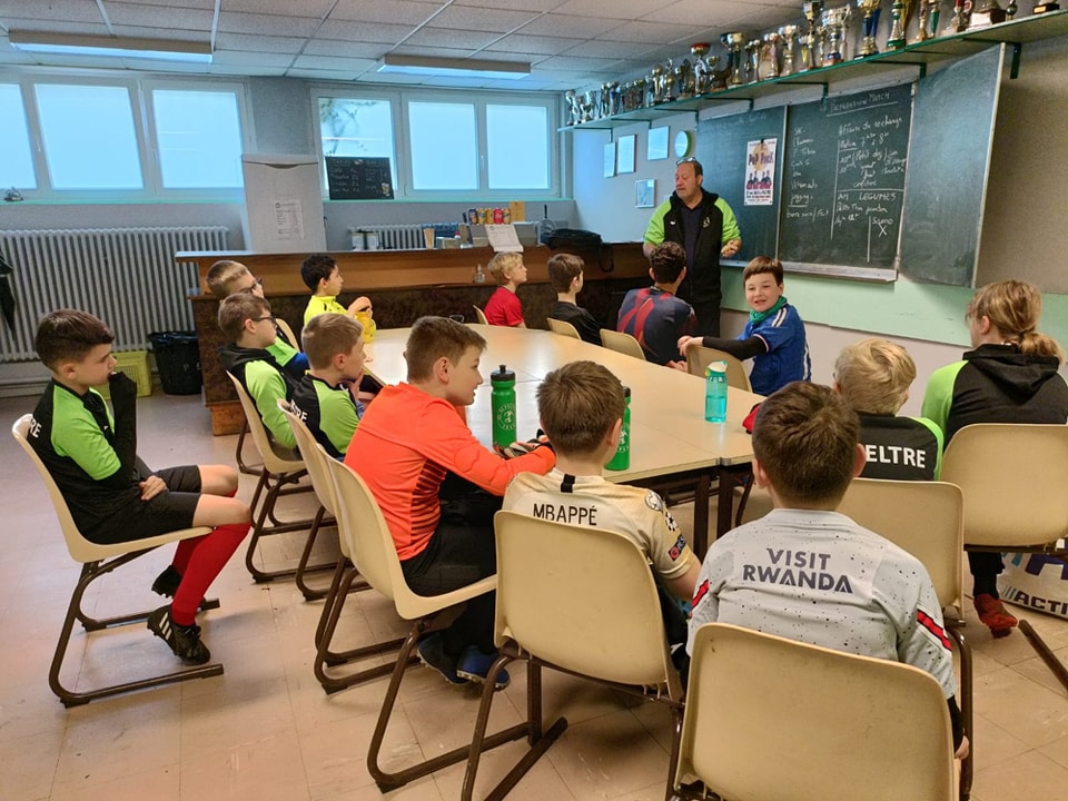 AS PELTRE - 📸 Le stage de foot de nos U11 et U13 débute avec la ...