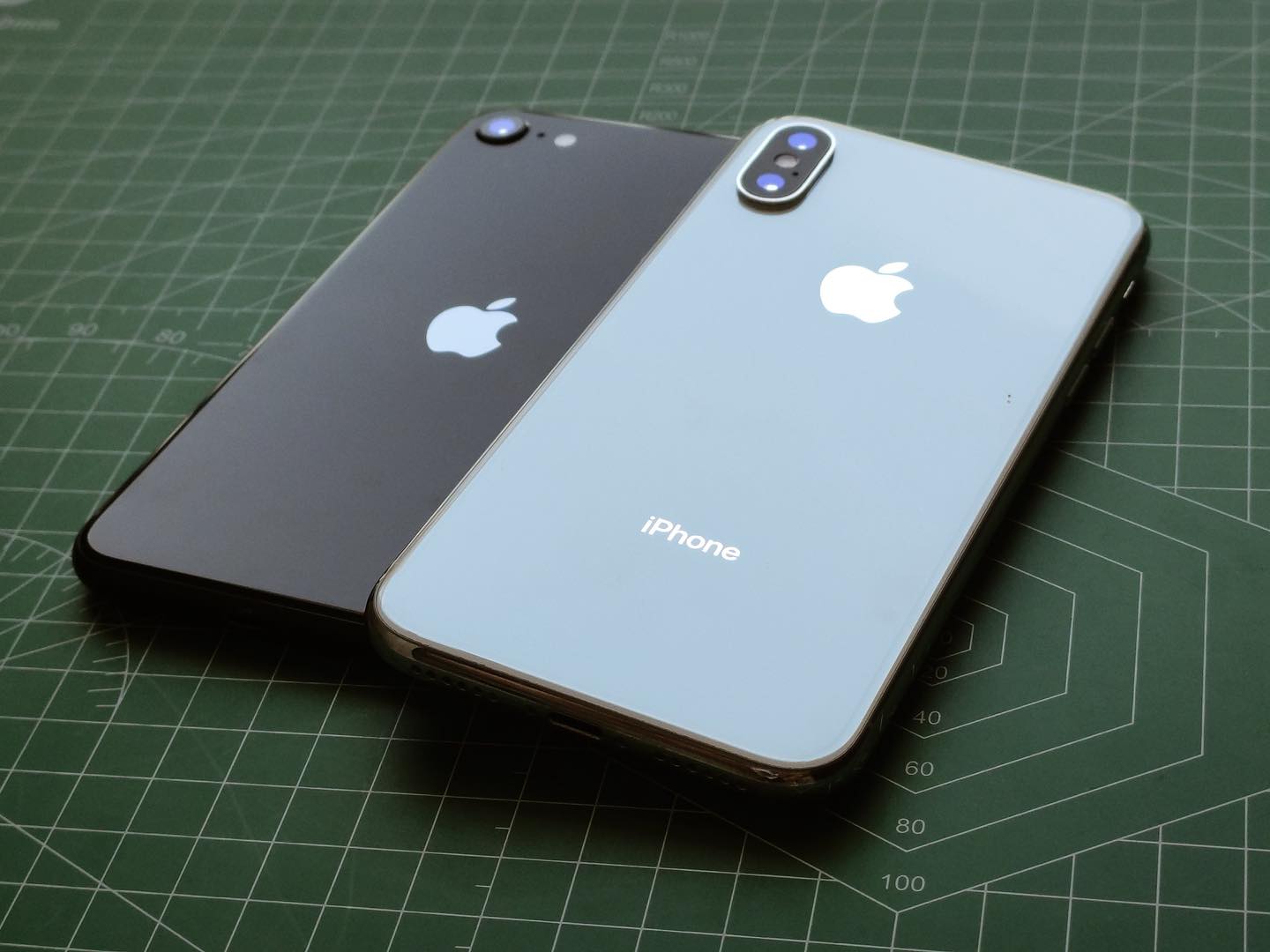 10-iPhone 8、SE まとめ the iPhone 8(SE 3) and iPhone X reunion