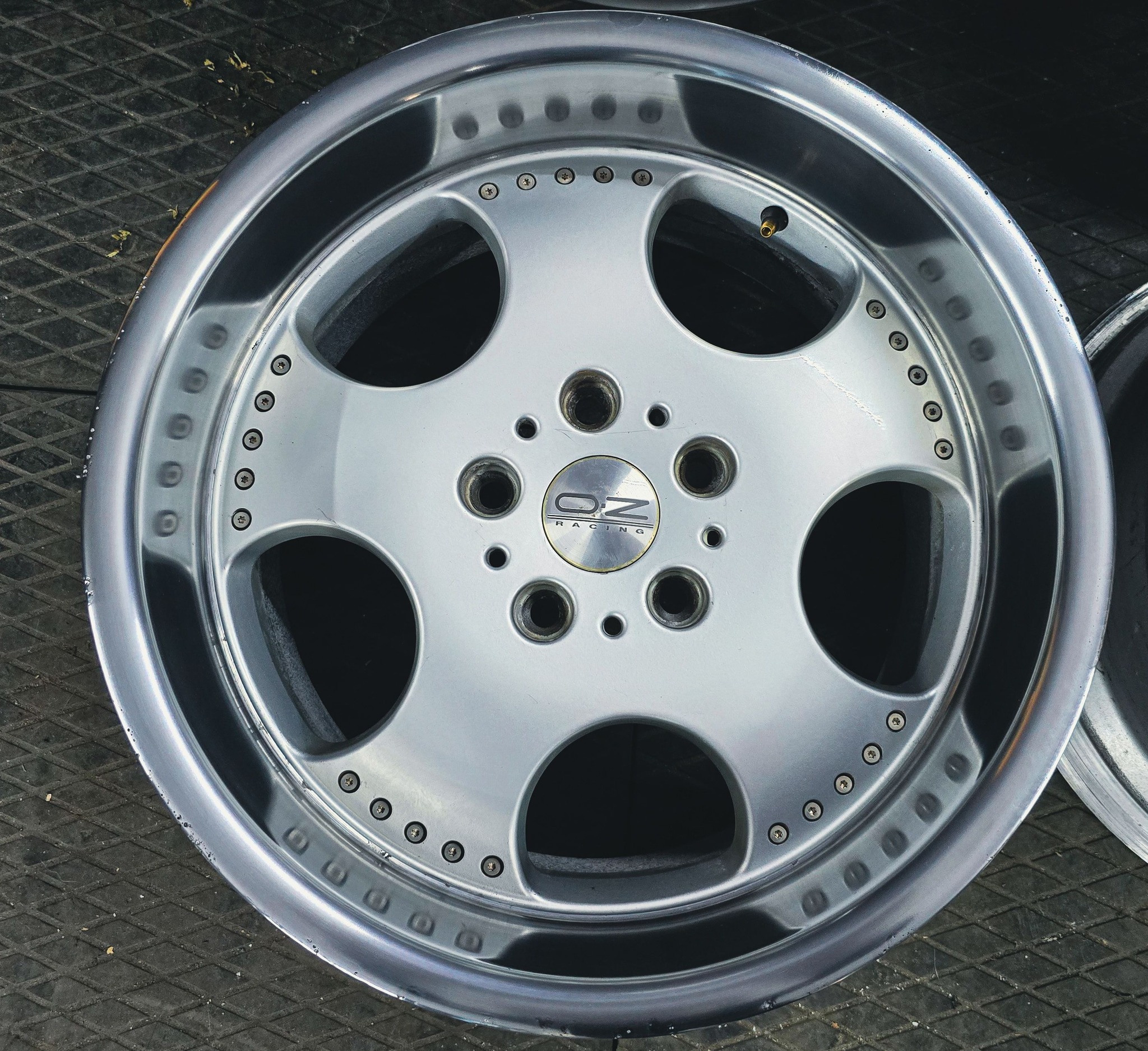 R17 5x120 8,5j et15 Originalūs OZ CERES Tiesūs, neskilę. 650€