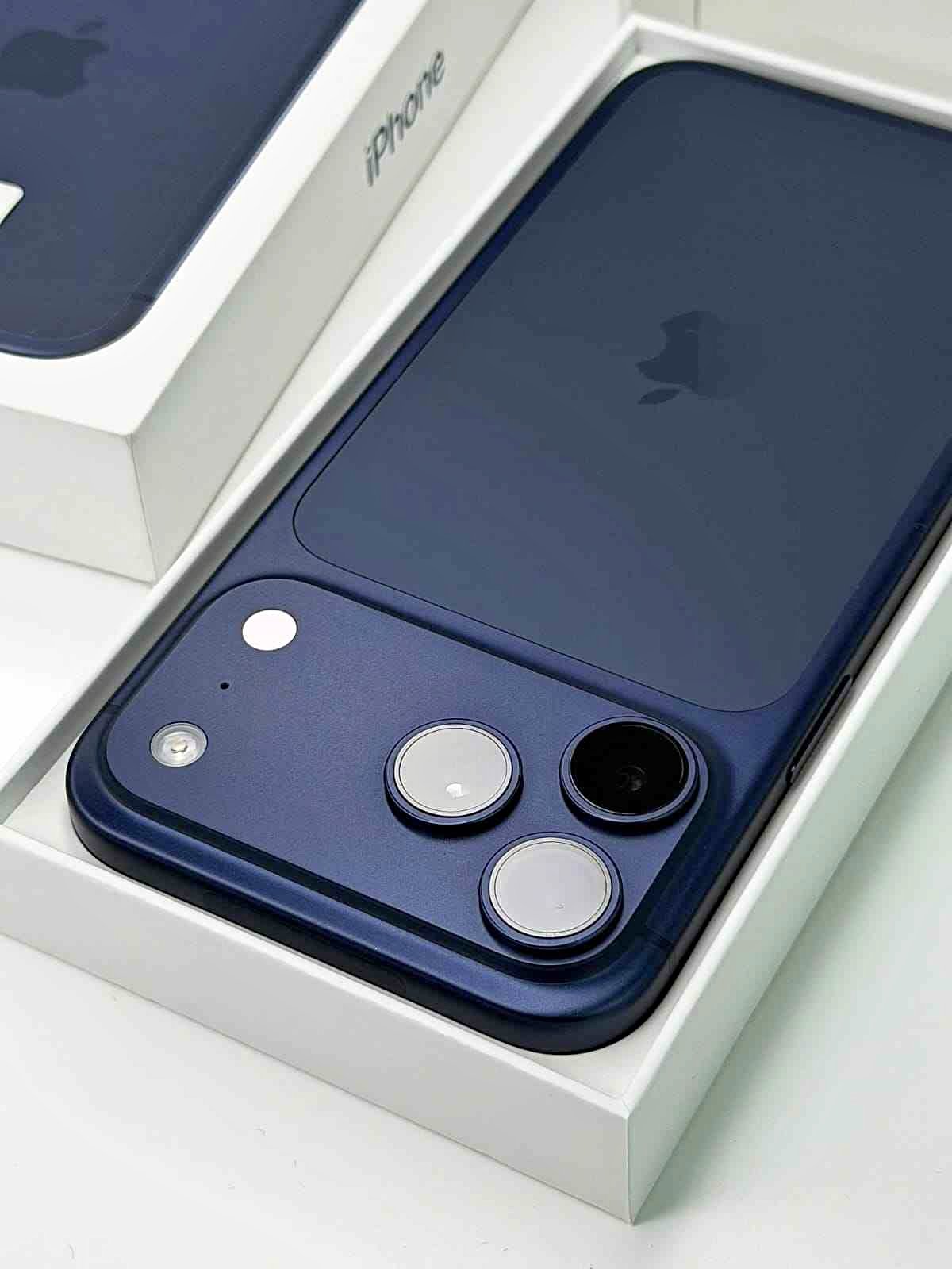 Disponible iPhone 17 pro azul totalmente nuevo en caja sellada 📱 - Cell ...