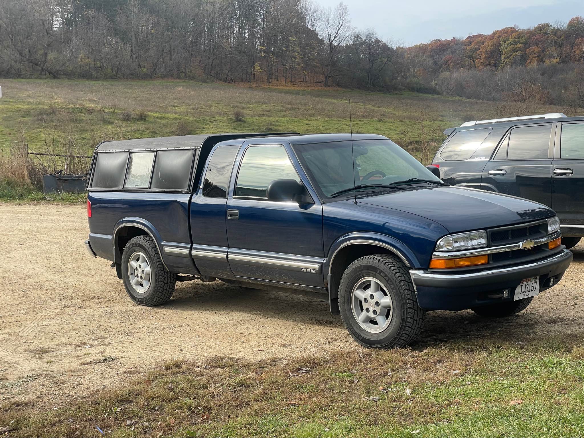 2000 Chevy s10 topper 6ft bed - Commercial Vehicles - Reedsburg ...