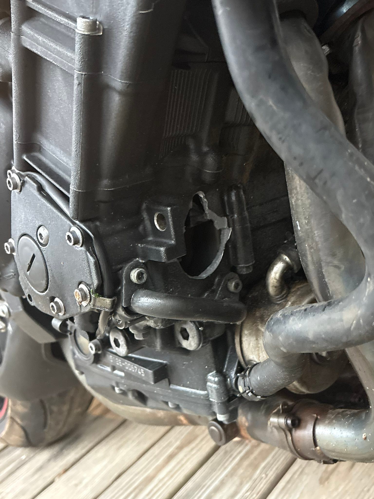 How to identify Yamaha R1 engine model for parts