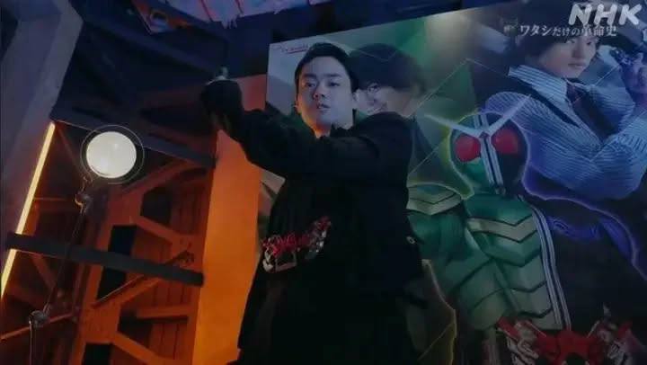 Masaki Suda once again demonstrated the Kamen Rider W henshin pose