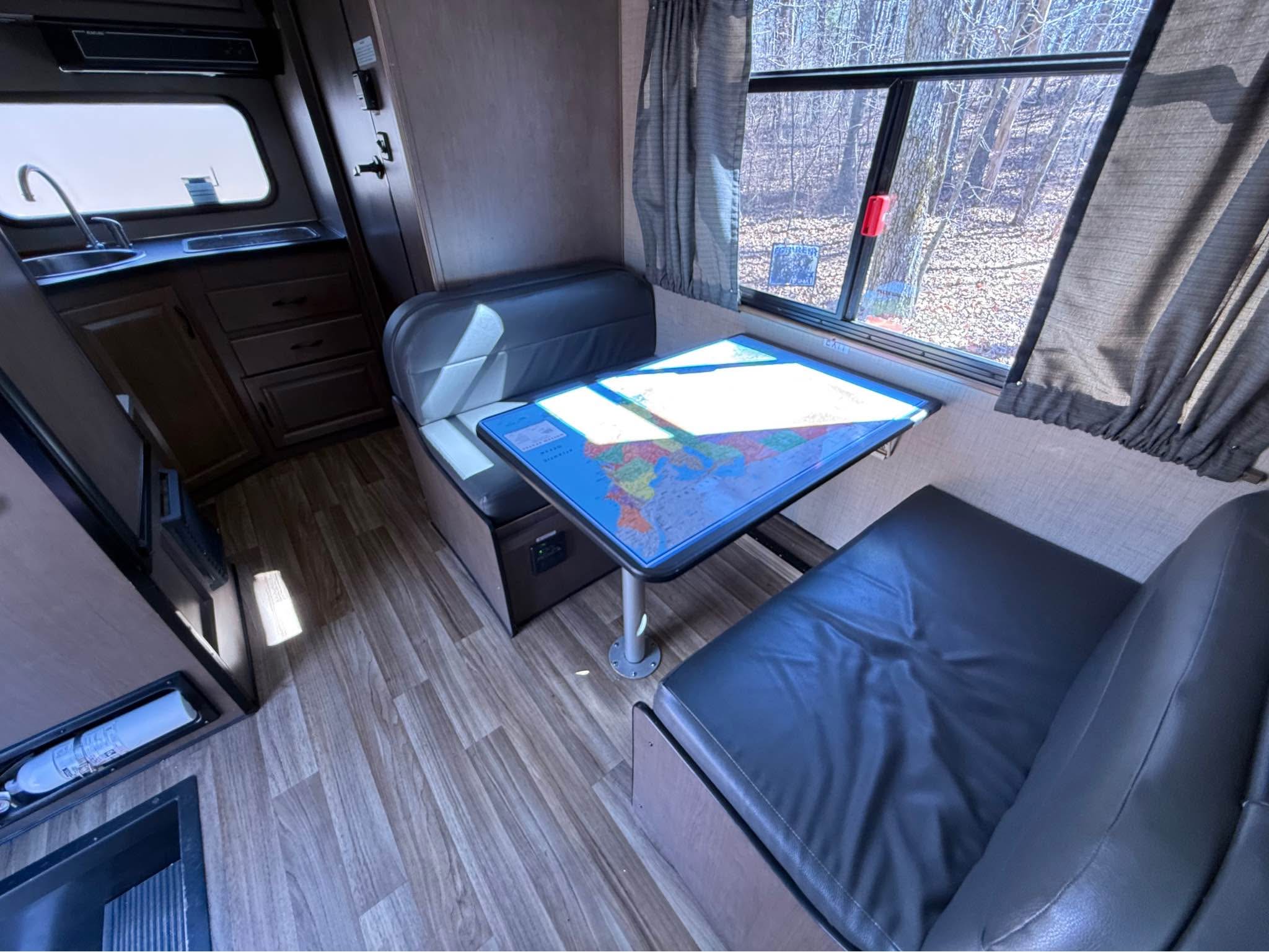 2020 Thor Majestic 19G, Class C motorhome - RVs & Campers - Menlo ...