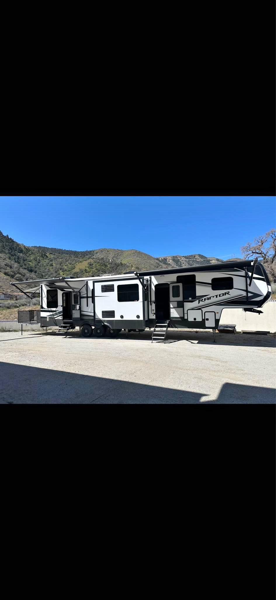 2022 Keystone Raptor 413