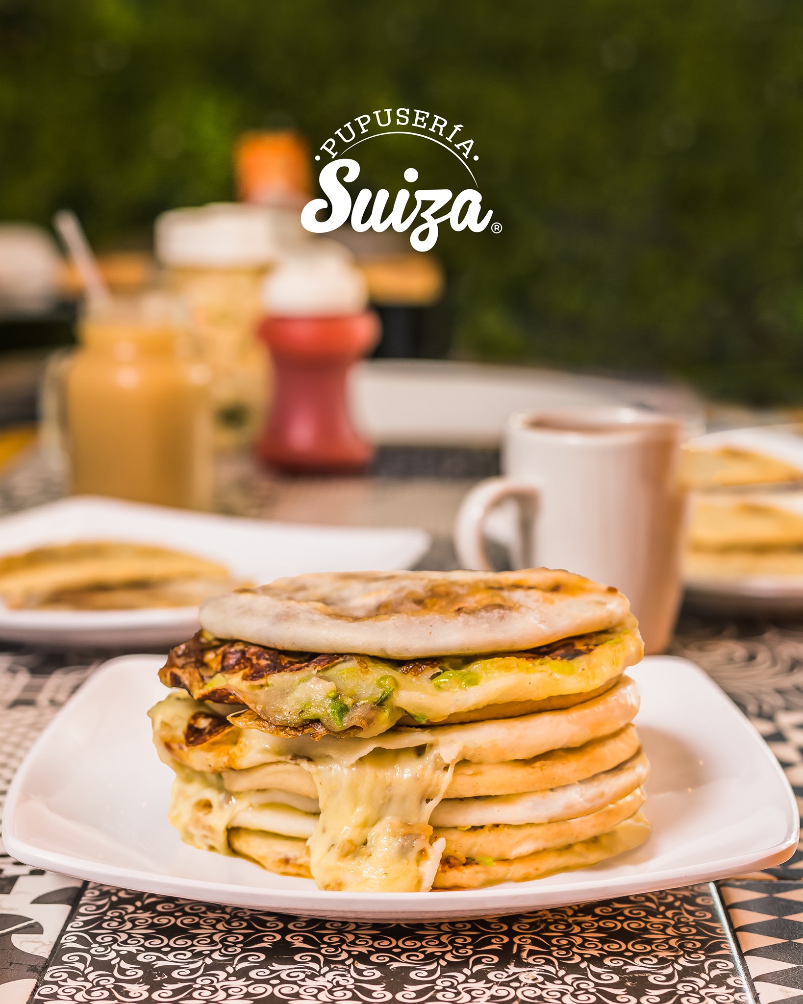 Pupuseria Suiza - ¿Una torre de pupusas para iniciar la... | Facebook