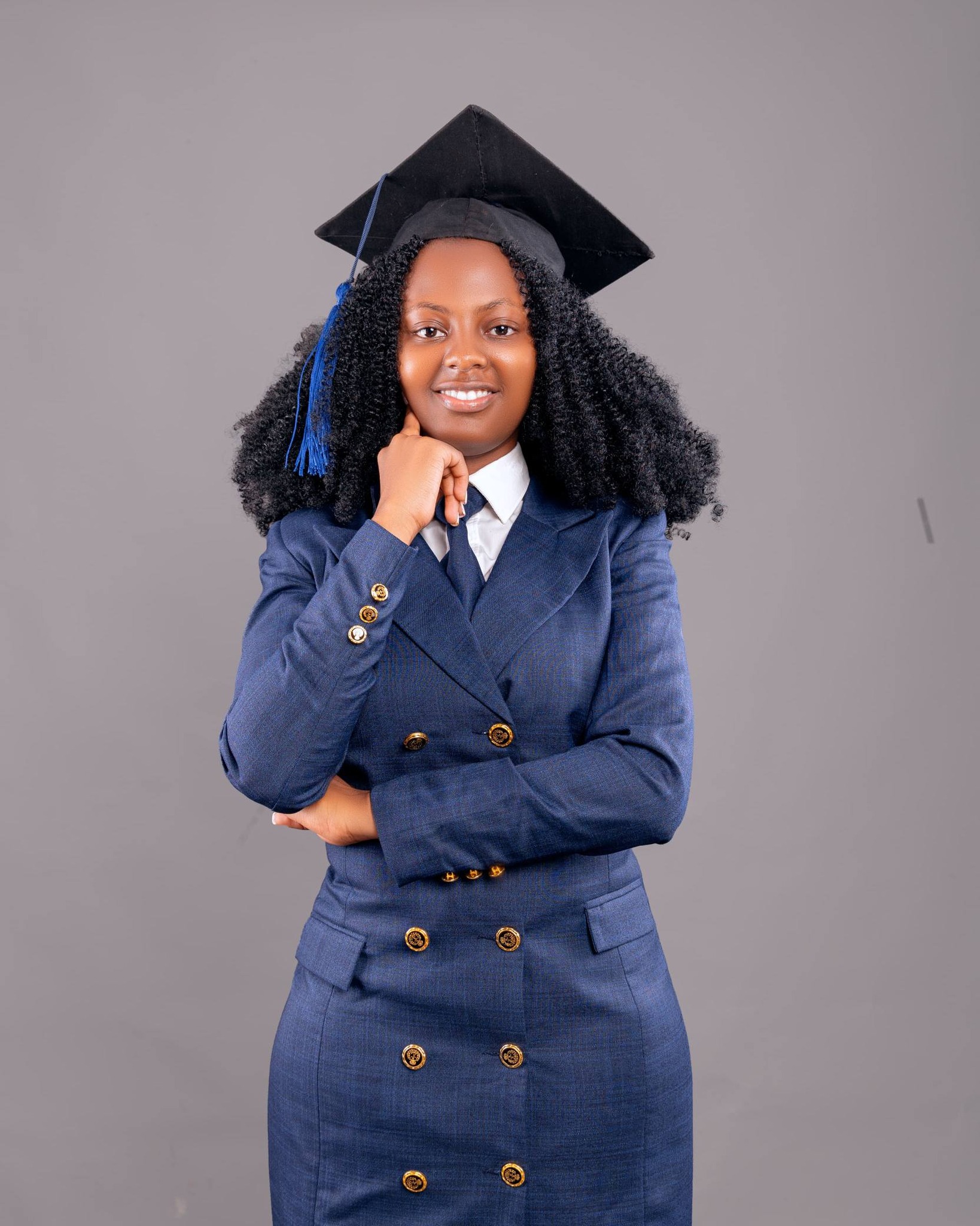 This tailor-made blazer dress was designed to command the room and celebrate years of hard work. Clean lines, perfect fit, and confidence stitched into every detail. Because milestones deserve custom elegance. @wachiras_designs