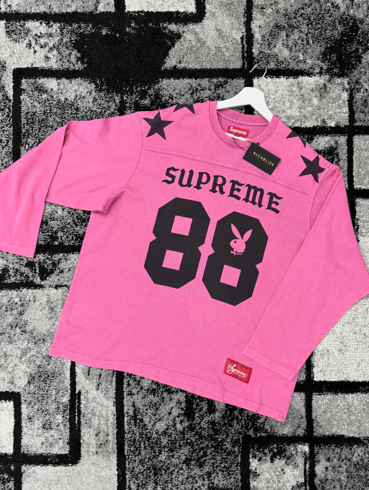 桃 Supreme playboy L/S Football Top 【公式通販】