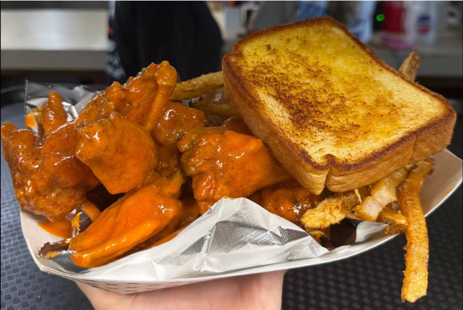 Rosco's BBQ in Hawkinsville, GA offers Wing Wednesday deals