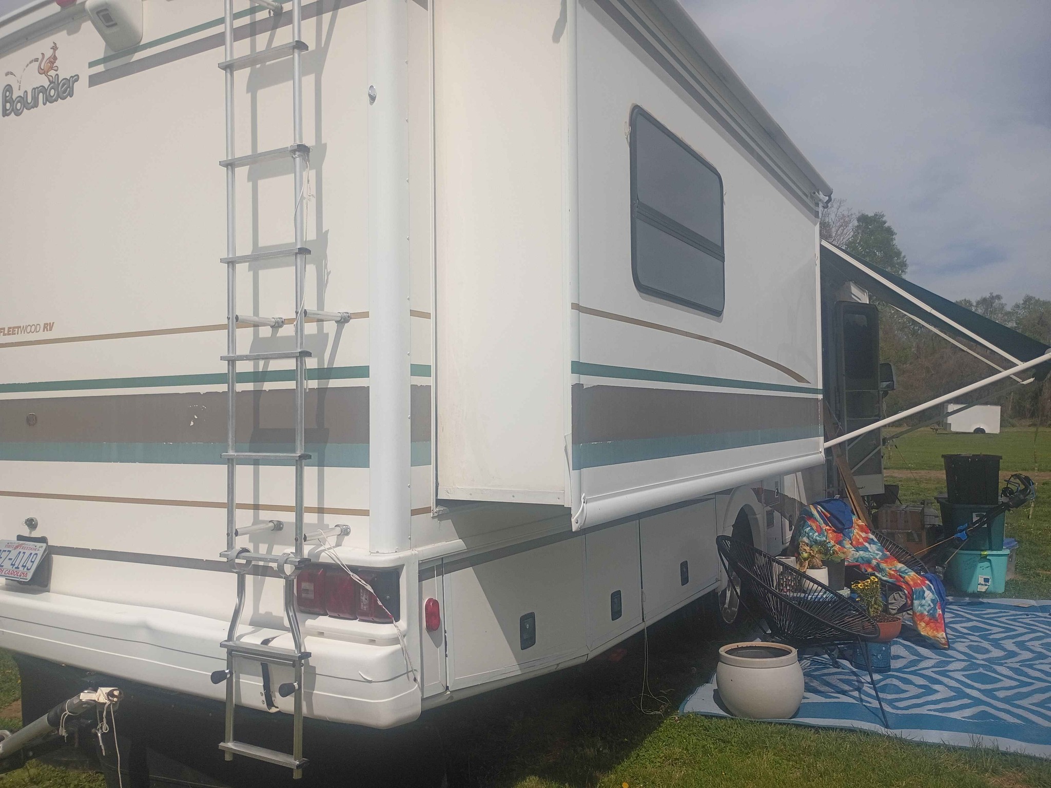 2001 Fleetwood Bounder RV - RVs & Campers - North Wilkesboro, North ...