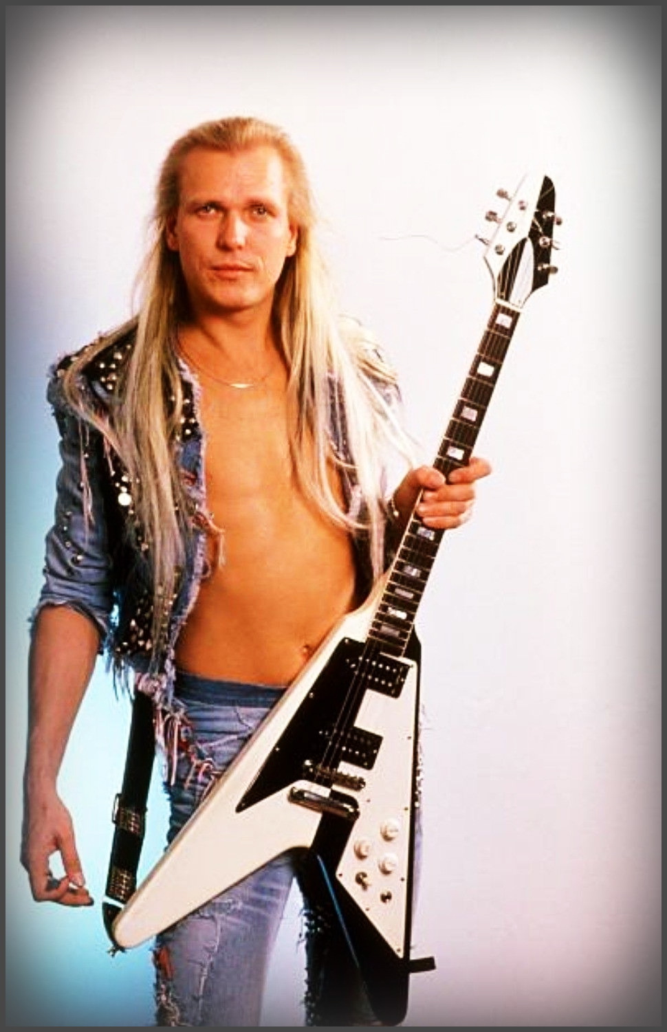 Happy 69th birthday to Michael Schenker, an Award-winning