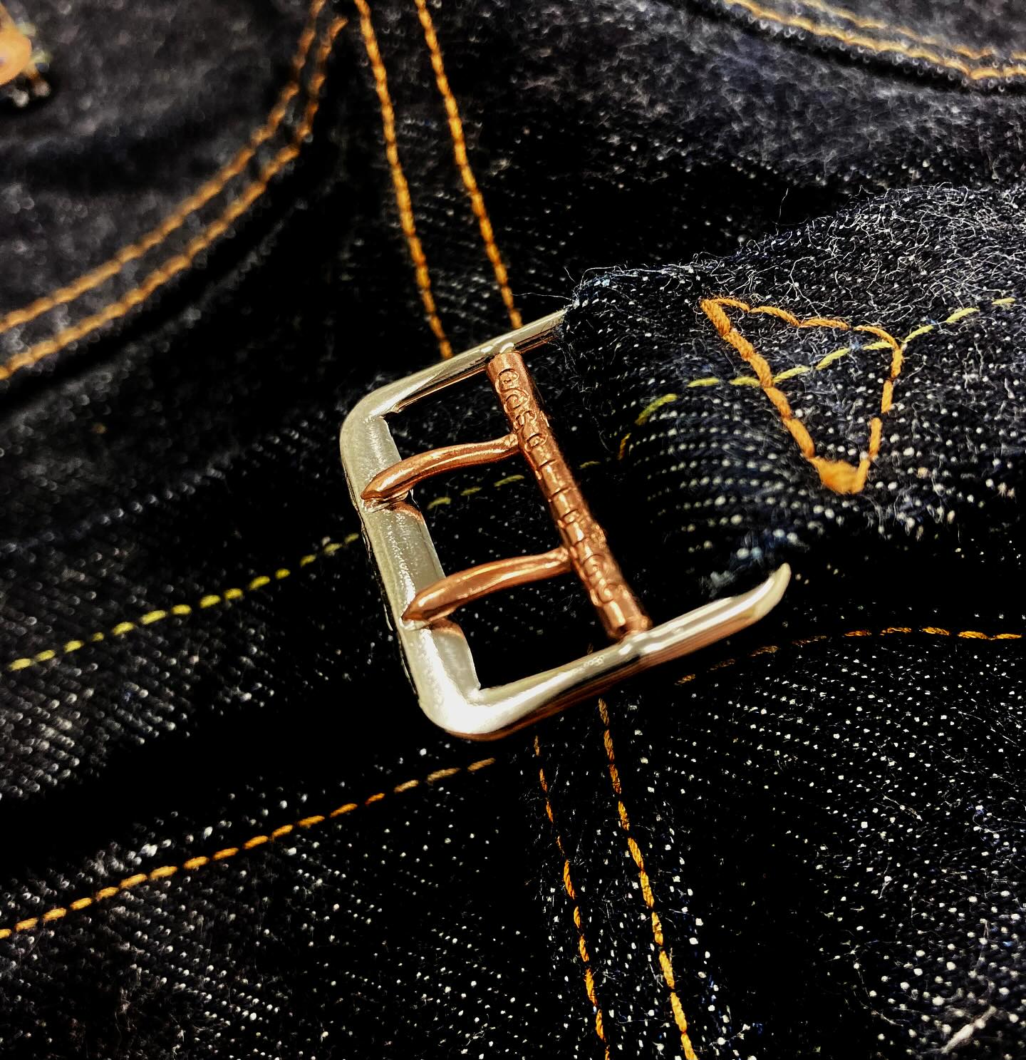 1930年代に存在していた、 SOLIDE シンチバック。 素材は鉄製にメッキ